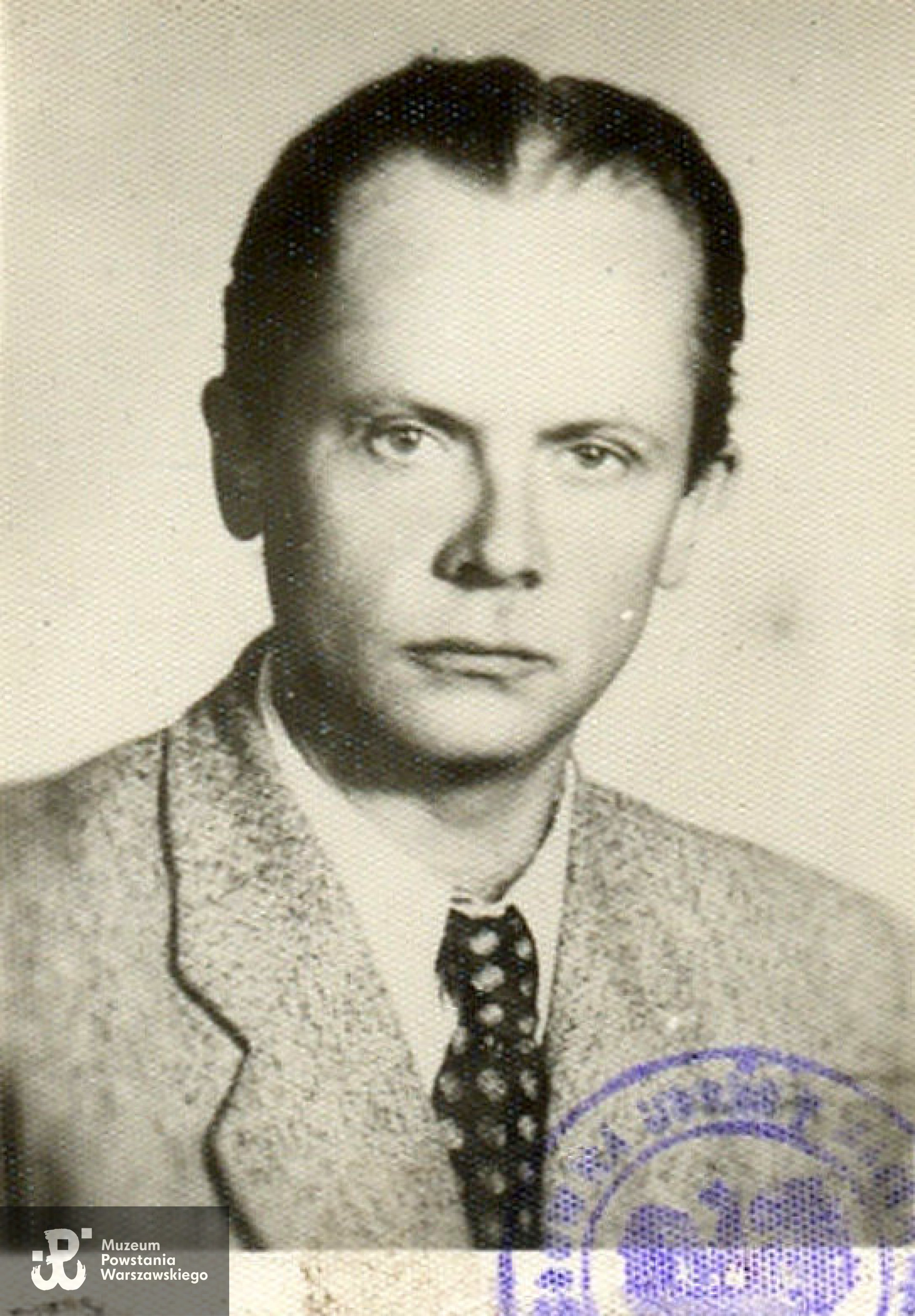 Bonifacy Dłużniewski „Edek Żmudzki”. Fot. Batalion „Miotła” – źr. Wykaz zdjęć żołnierzy AK „Miotła” w oprac. R. Staniewskiego, kopia dla MPW, P/7008