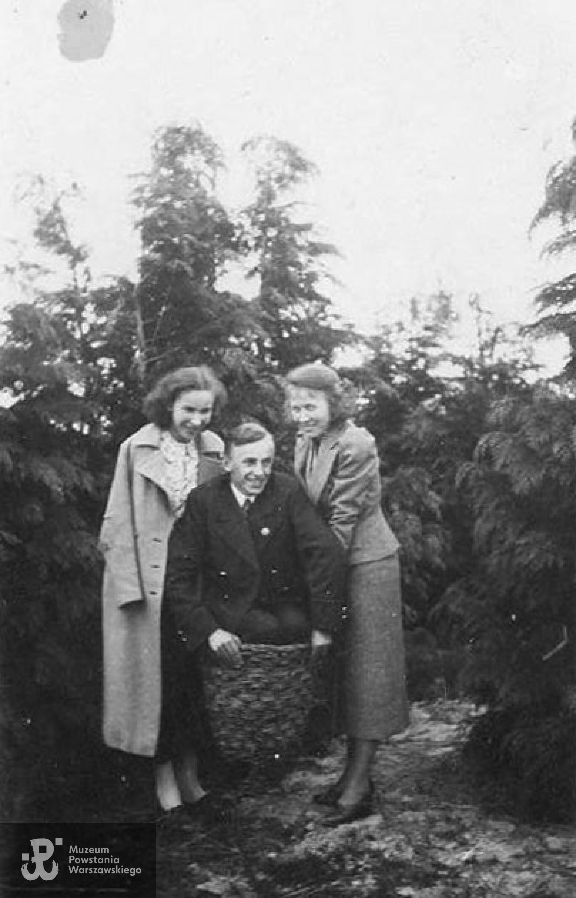 Stanisław Ruciński z siostrami Heleną (po lewej) i Jadwigą.