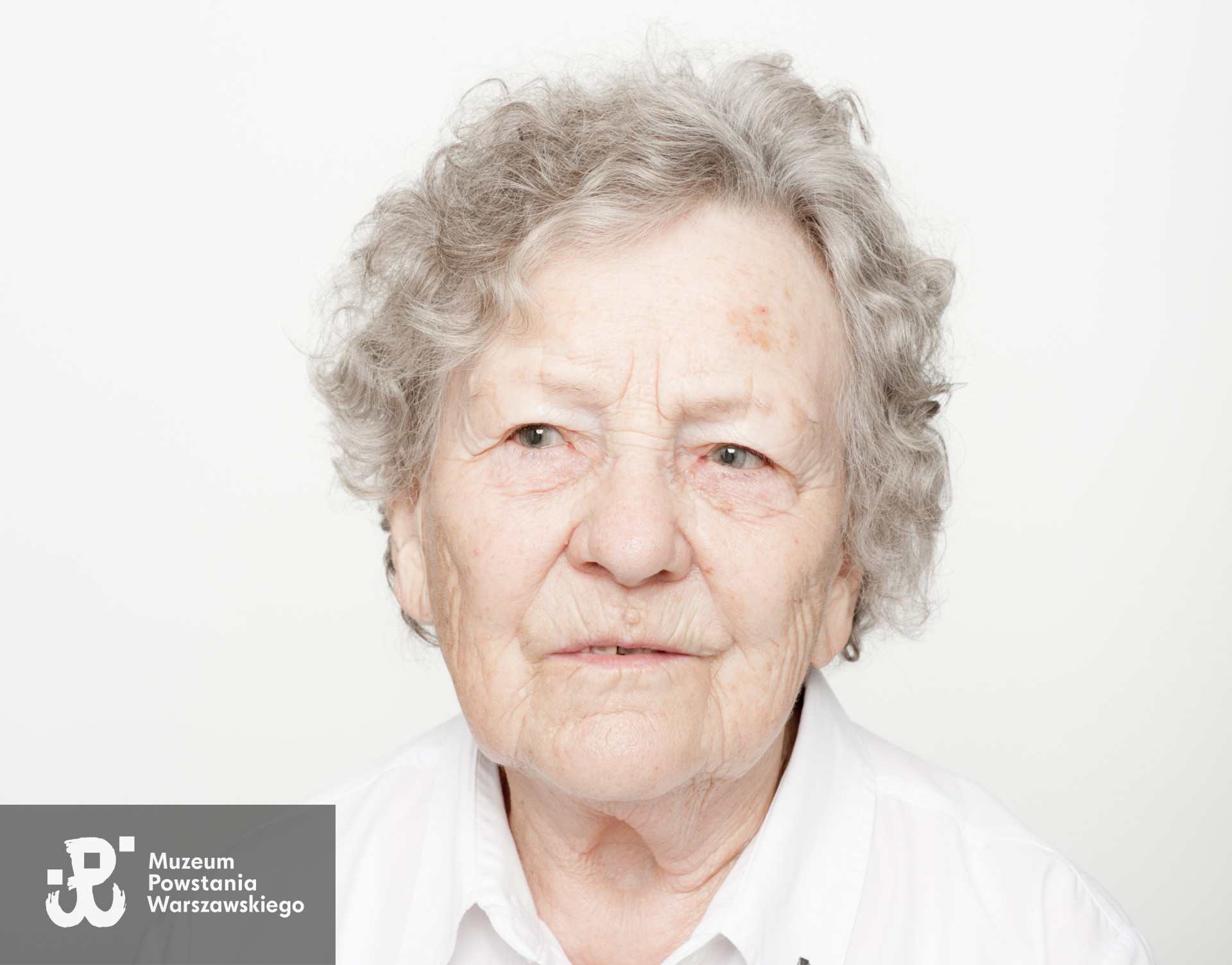 Wanda Thun z domu Pieńkowska  „Wandzia”. Zdjęcie z serii portretów Powstańców Warszawskich wykonanych w ramach projektu "1944/70/2014" realizowanego przez grupę WWPHOTO dla uczczenia 70. rocznicy wybuchu Powstania Warszawskiego. Muzeum Powstania Warszawskiego, 22.07-04.08 2013.