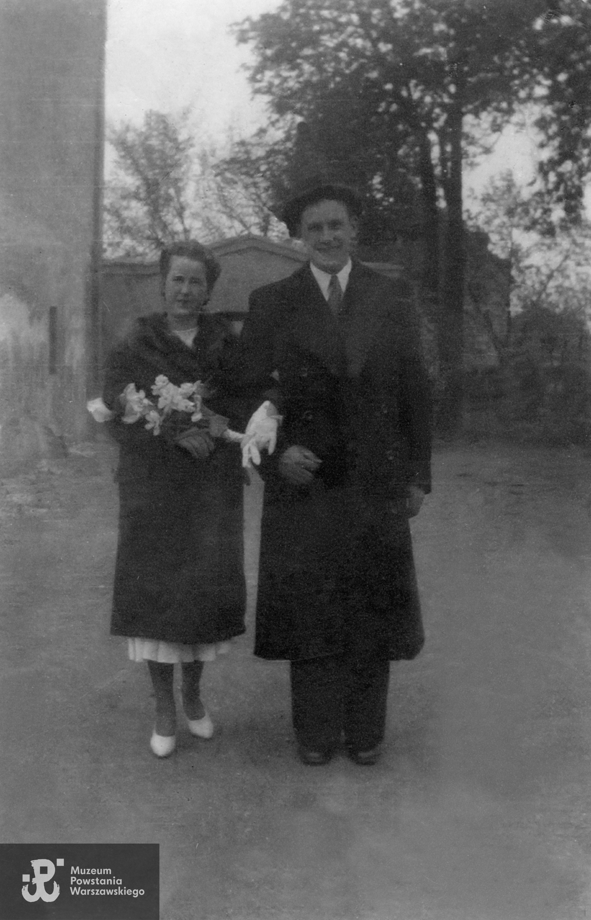 Janina i Wacław Nowakowscy, 26 kwietnia 1943 (fotografia ślubna). Fot. ze zbiorów rodzinnych.Do wykonania skanu udostępniły  Elżbieta i Jolanta Wolańczyk, wnuczki