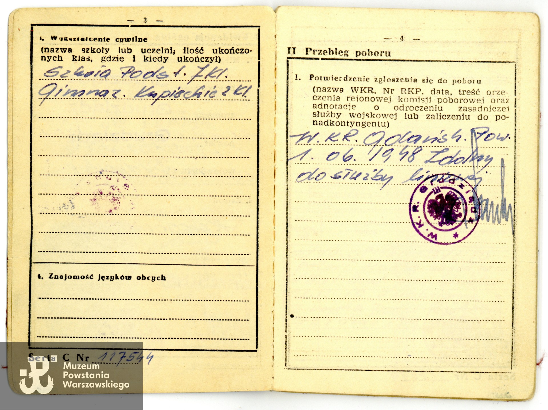 Należąca do Zdzisława Dziewońskiego książeczka wojskowa. Dok.  ze zbiorów rodzinnych, do wykonania skanów udostępnili p. Katarzyna i p. Adam Dziewońscy, skan wykonano w Muzeum Powstania Warszawskiego, 04/2025