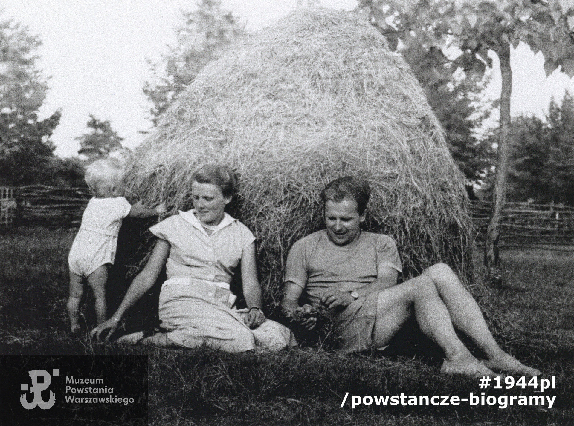 Alina Rutkowska - Polaczkowa z mężem Stanisławem Polaczkiem i synem Janem, 1953 rok. Fot. ze zbiorów rodzinnych udostępnione przez p. Jana Polaczka, syna Aliny Polaczkowej z d. Rutkowskiej ps. Alina