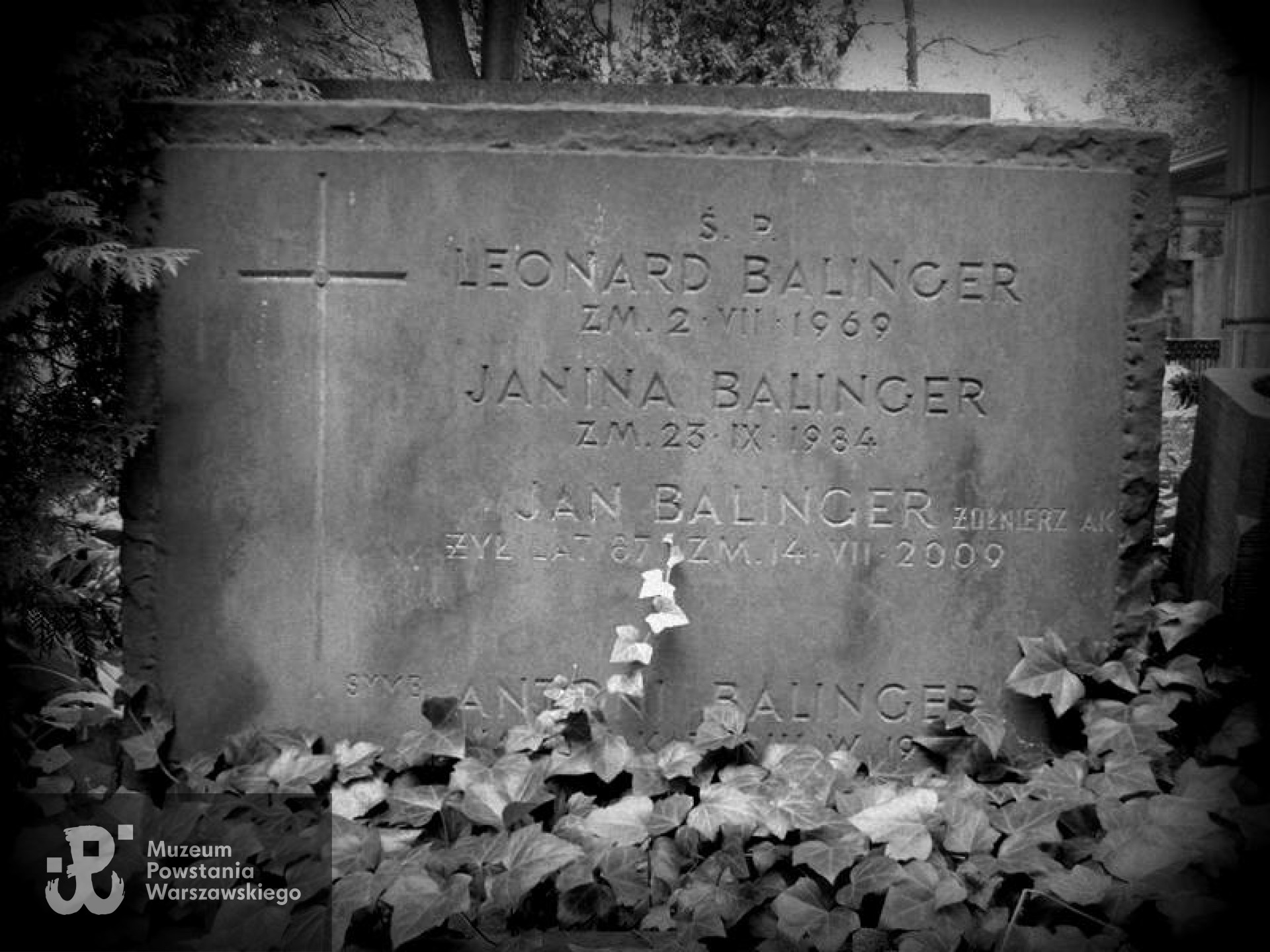 Fot. Warszawskie Zabytkowe Pomniki Nagrobne:  <i>cmentarze.um.warszawa.pl</i>