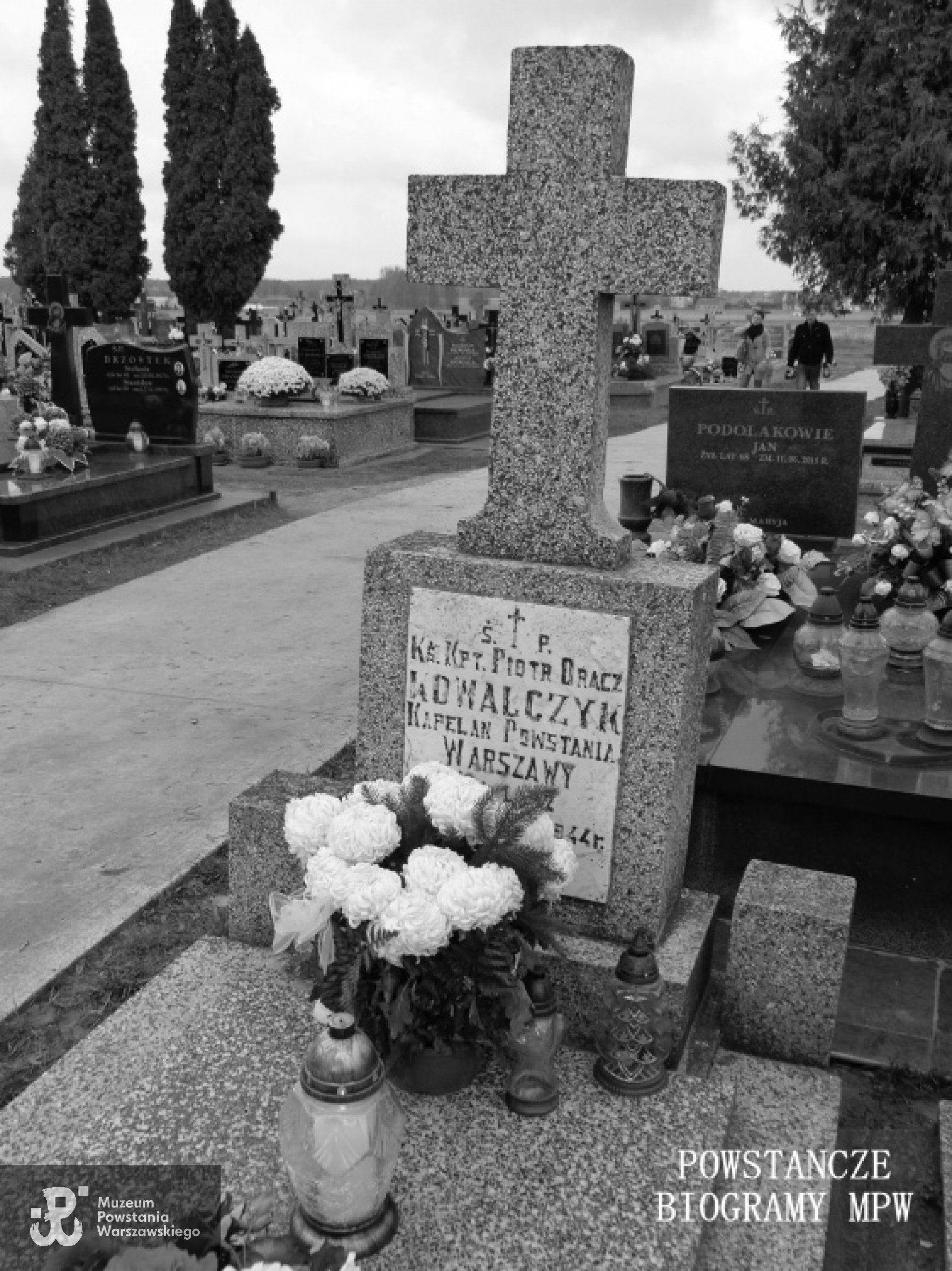 Mogiła ks. Kowalczyka  na cmentarzu w Wąsewie.  Fot. za zgodą rodziny udostępnili Rafał Figiel i Jan Wawszczyk.