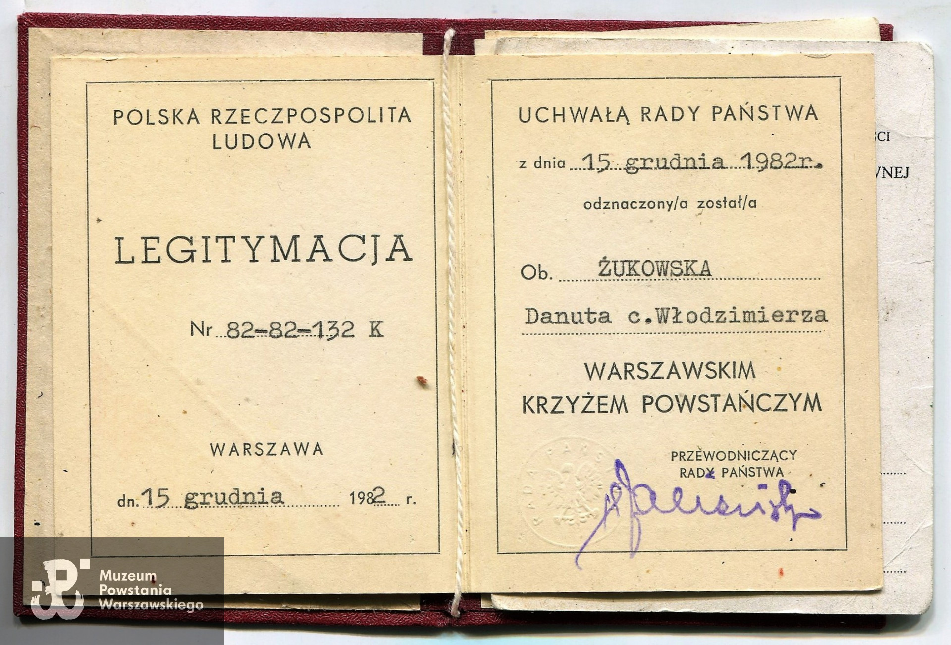 Legitymacja odznaczeniowa - Warszawski Krzyż Powstańczy. Dokument z archiwum rodzinnego p. Danuty Żukowskiej z d. Polakowskiej ps. "Denny" , skan: MPW-teczka/Pokój Kombatanta MPW