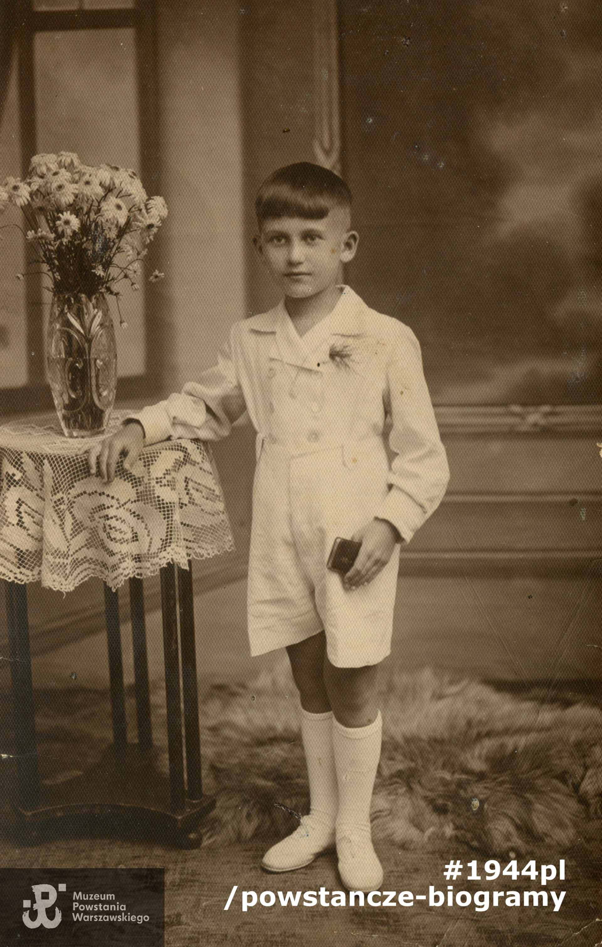 Pamiątka  Pierwszej Komunii Świętej - 1937 rok.  Fot. ze zbiorów rodzinnych p. Barbary Warot