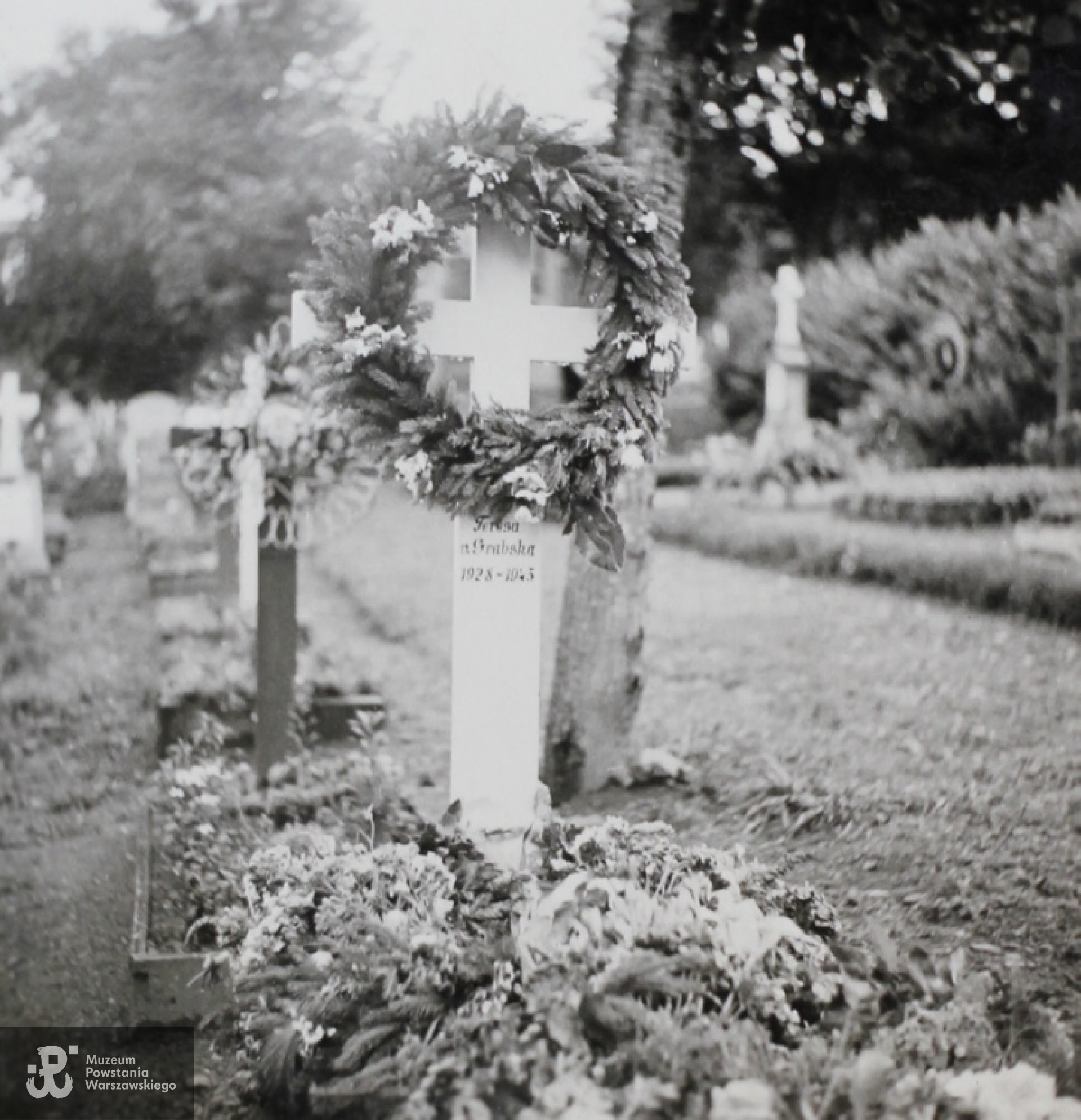 Zdjęcie grobu Teresy Grabskiej pochowanej na cmentarzu w Furtwangen, 1945 rok. Fot. archiwum rodzinne potomków rodziny Grabskich.