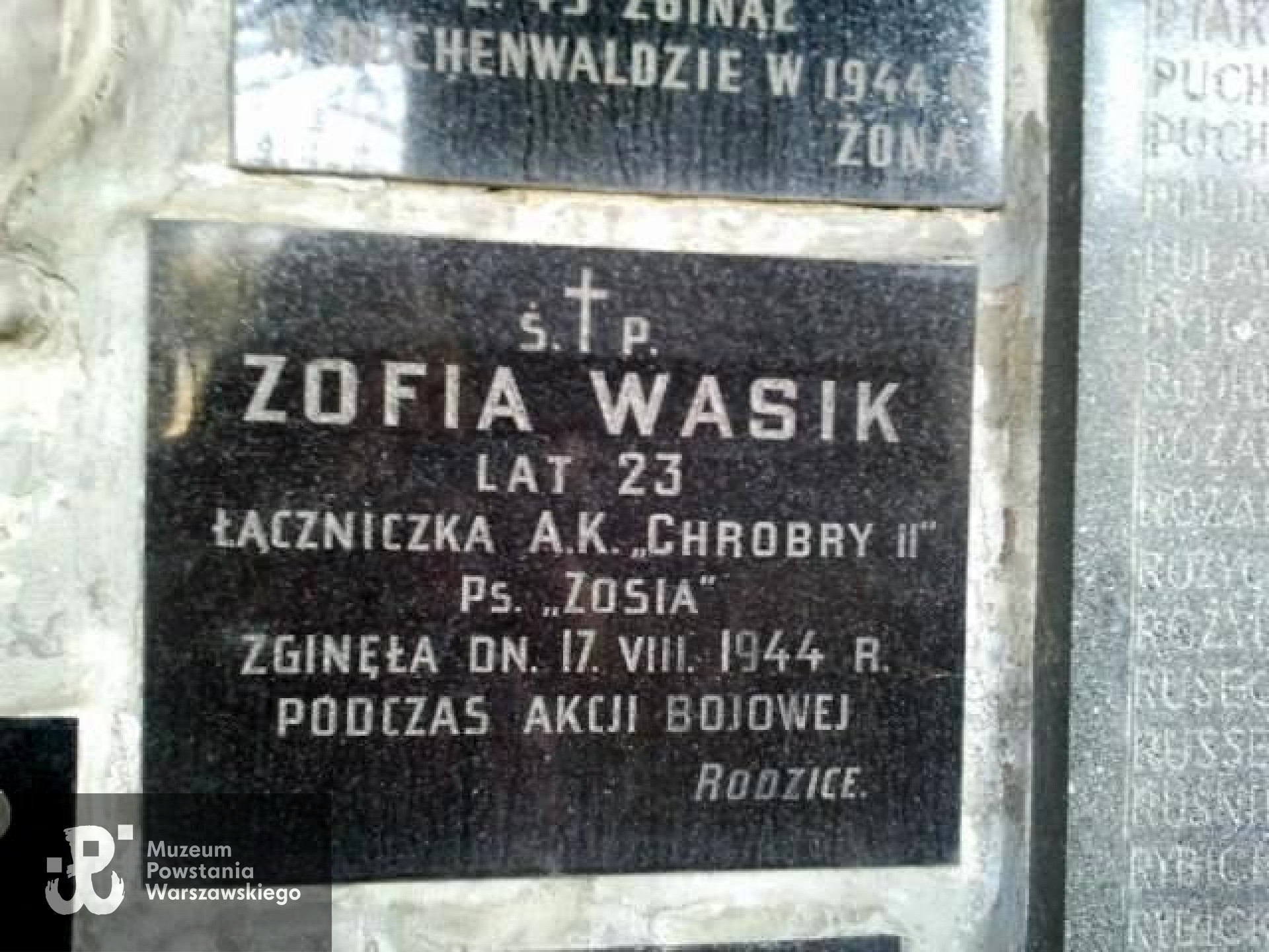 Tablica pamiątkowa na kościele św. Antoniego przy ul. Senatorskiej 31/33 w Warszawie. Fot. Urszula Hellmann
