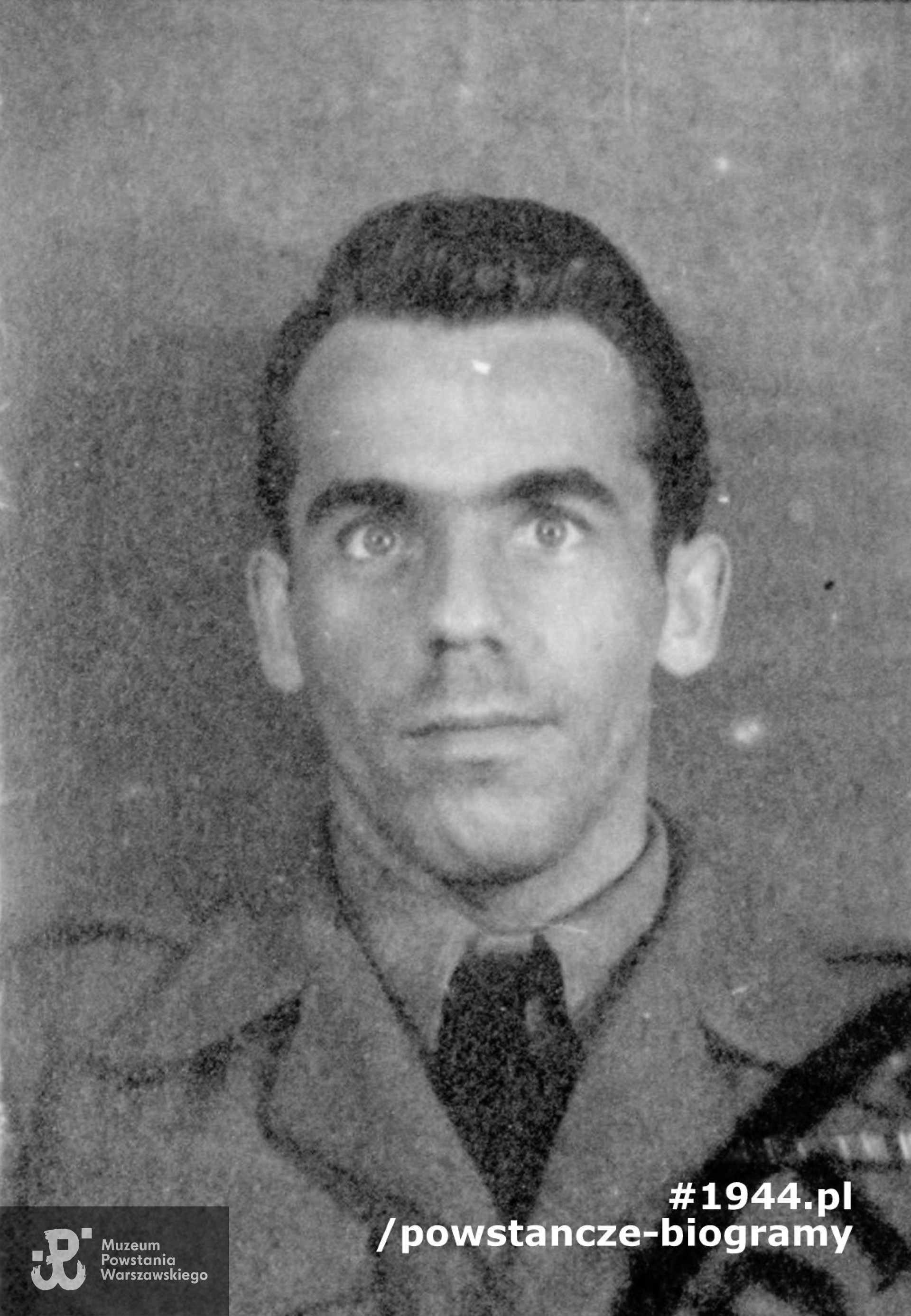 kpr. Tadeusz Roman Ganusiewicz - Żmudzin (1923-1952). Fot. wykonana po wyzwoleniu z obozu jenieckiego. Ze zbiorów Muzeum Powstania Warszawskiego, sygn. P/4088