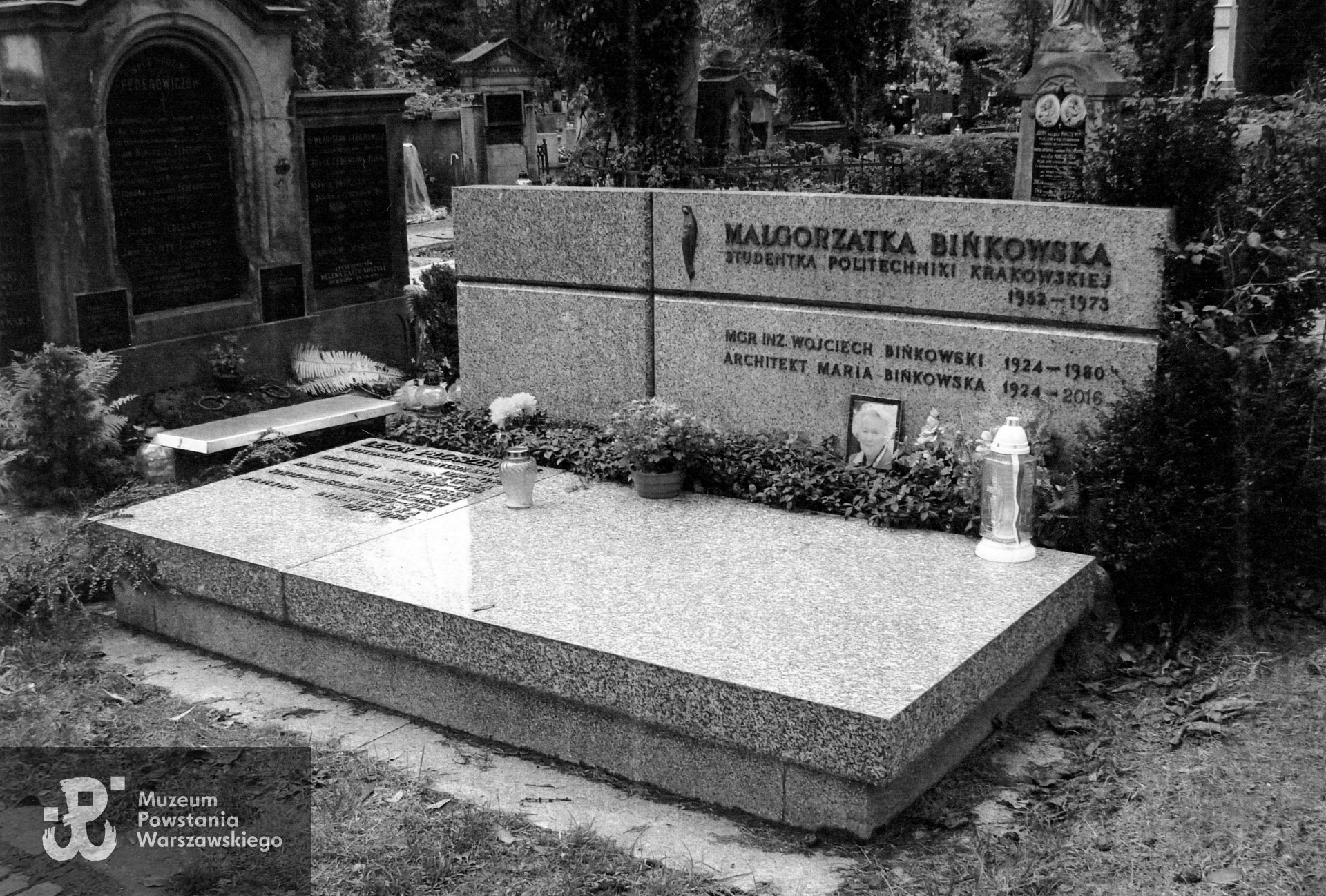 Cmentarz Rakowicki w Krakowie - grób rodziny Bińkowskich i Płoszewskich, miejsce pochówku Wojciecha i Marii Bińkowskich. Fot. Marek Gębski