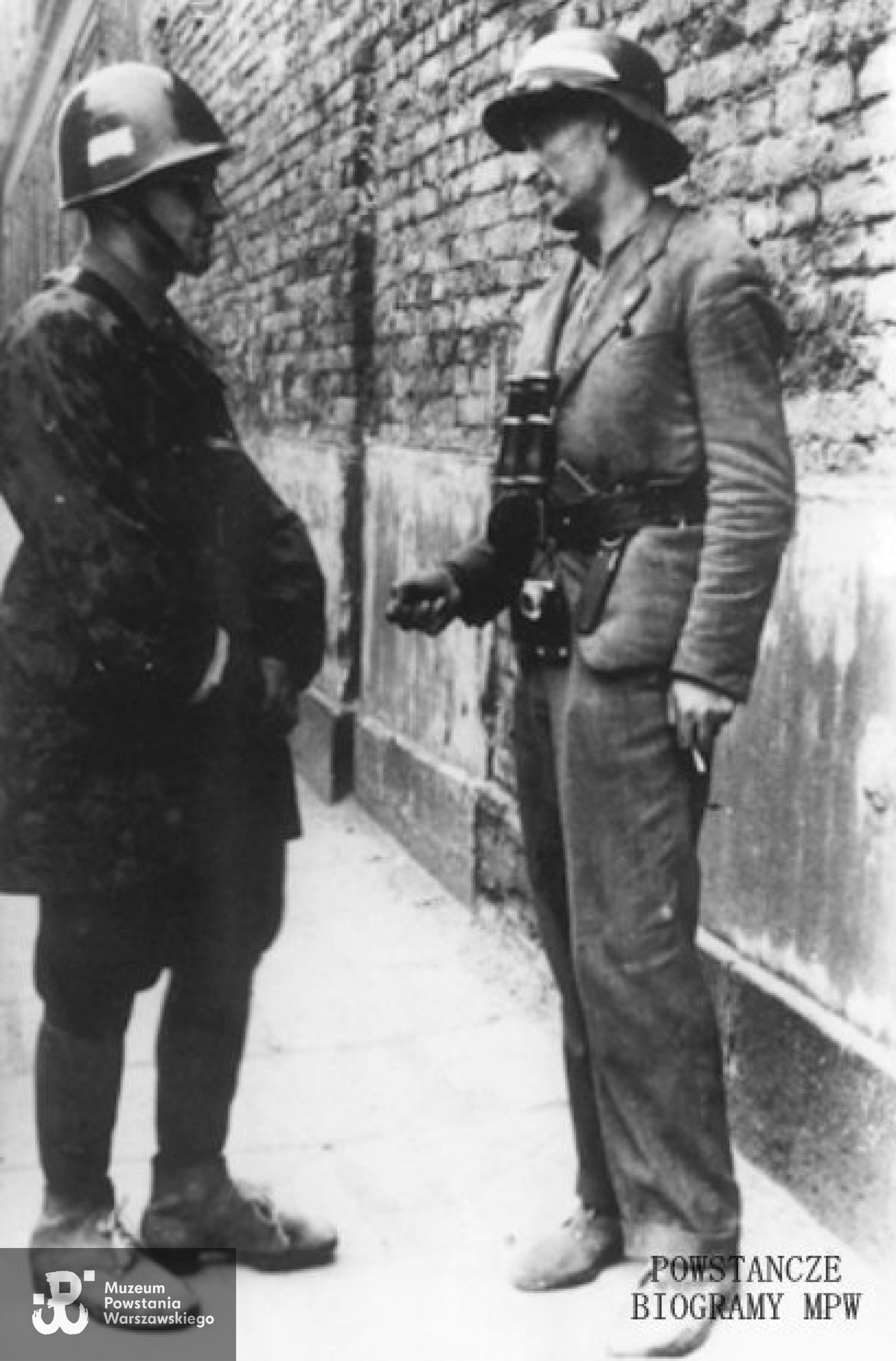 Kpt. Wacław Zagórski „Lech Grzybowski” (na zdjęciu po prawej) z korespondentem BIP-u KG AK Jerzym Orłowskim ps. „Bohun”