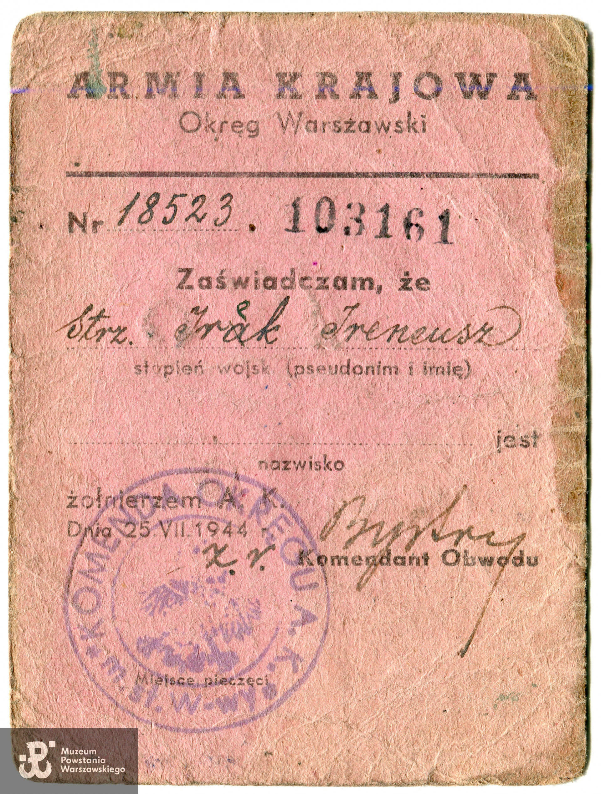 Należąca do Ireneusza  Wiśniewskiego "Irka" legitymacja Armii Krajowej. Ze zbiorów Muzeum Powstania Warszawskiego, sygn. MPW-A-4668 (P/9426/20)