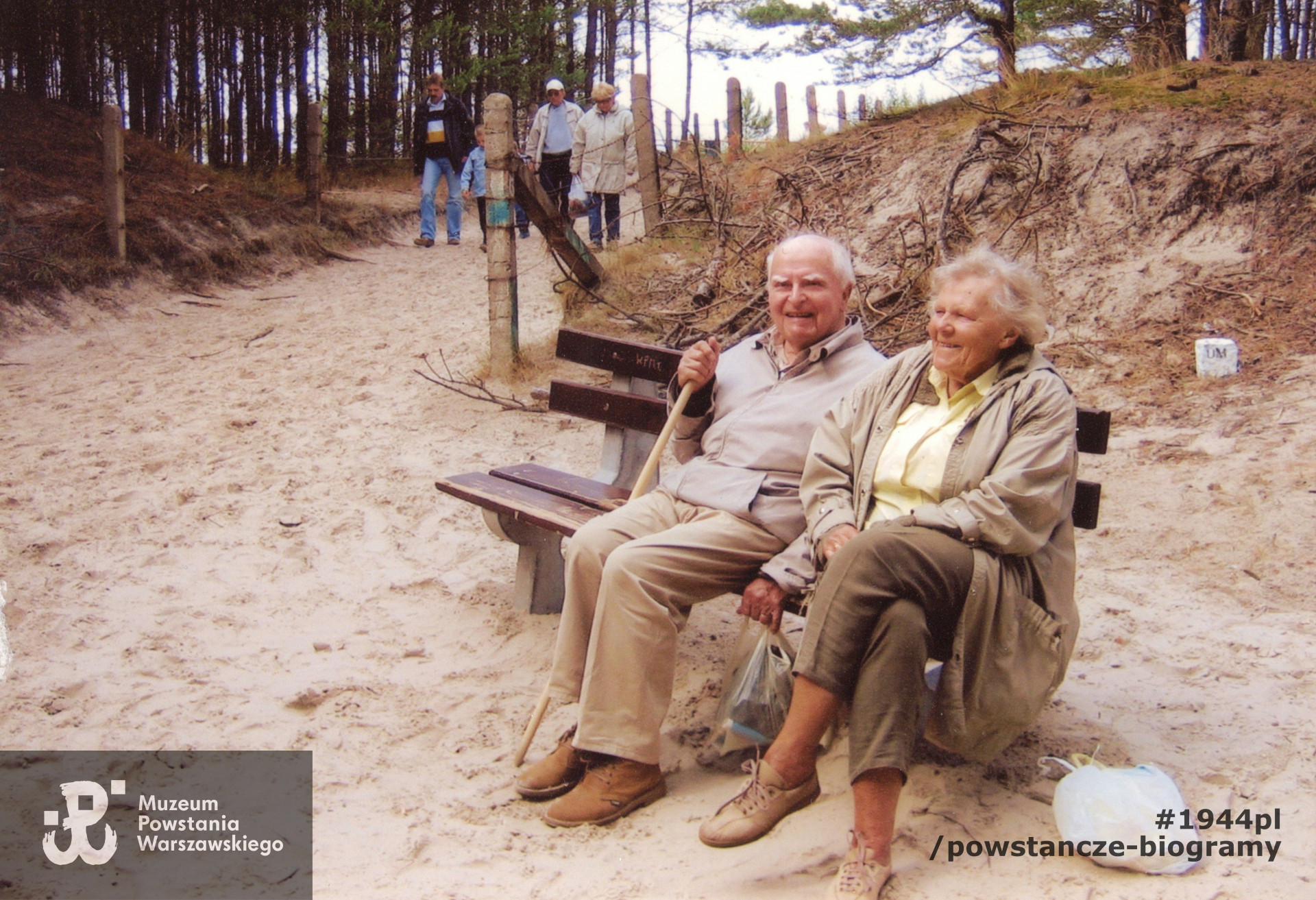 Dębki, 2005.  Ostatnie zdjęcie Aliny Polaczkowej wykonane 23.07.2005 - dwa dni przed śmiercią.  Fot. ze zbiorów rodzinnych udostępnione przez p. Jana Polaczka, syna Aliny Polaczkowej z d. Rutkowskiej ps. Alina