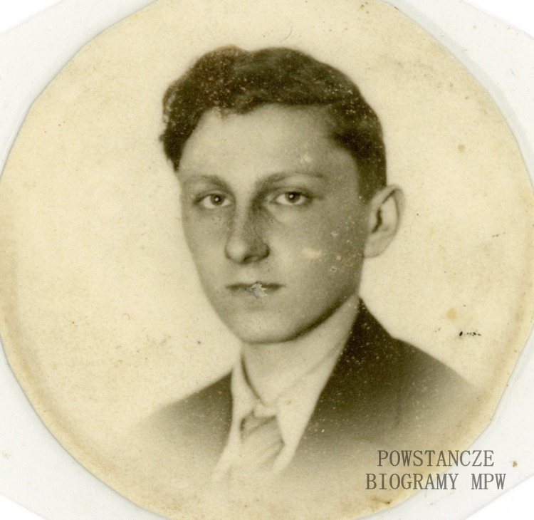 Janusz Leon Nużak vel Nurzak (1926-1944). Zdjęcie z archiwum rodzinnego Danuty Rozwadowskiej z domu Nurzak.