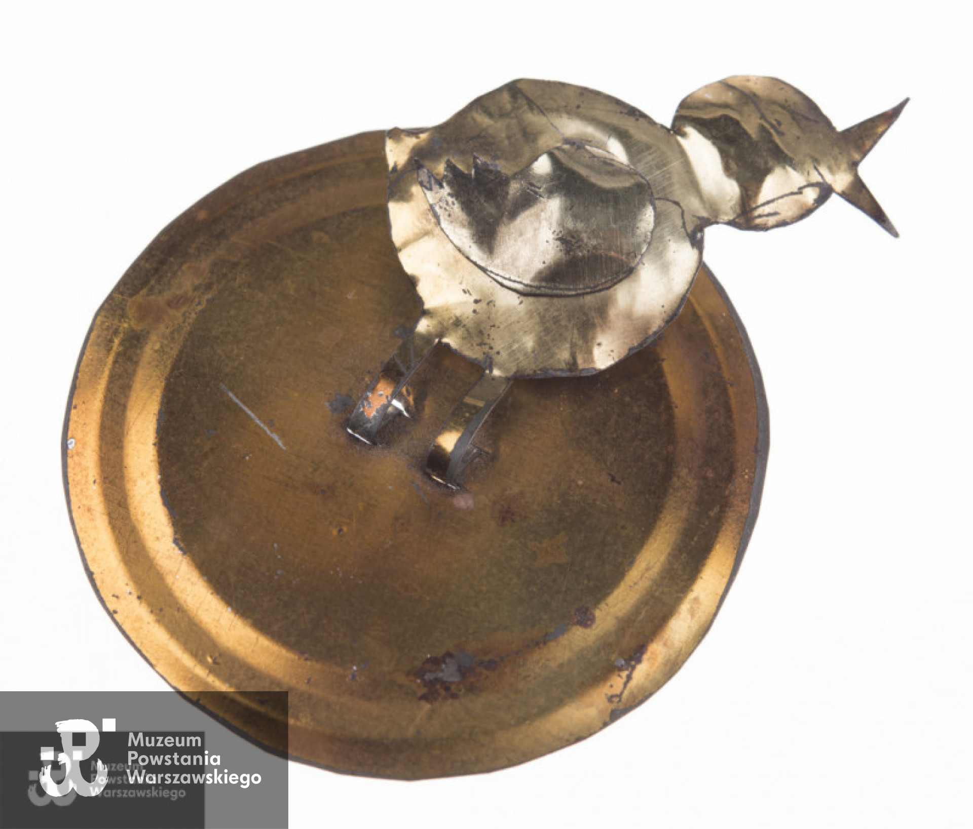 Wielkanocny blaszany kurczaczek podarowany Zofii Siemaszko „Hance”. Ze zbiorów Muzeum Powstania Warszawskiego