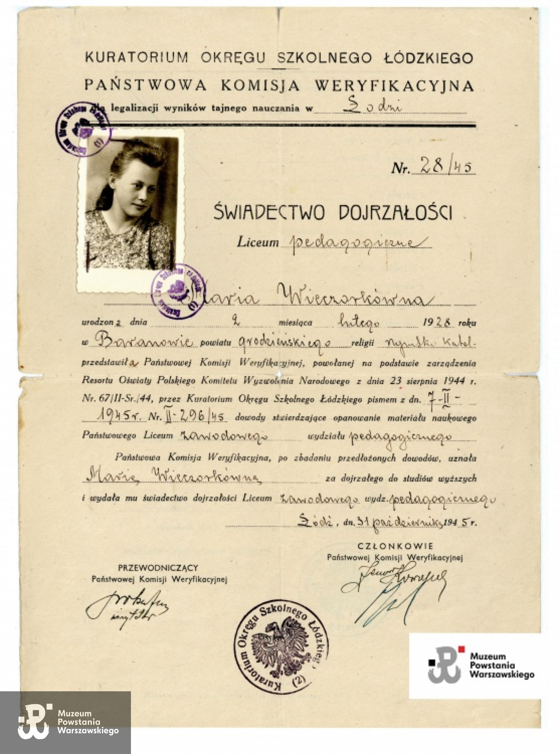 Świadectwo dojrzałości wystawione w październiku 1945 roku. Ze zbiorów Muzeum Powstania Warszawskiego, sygn. P/8272