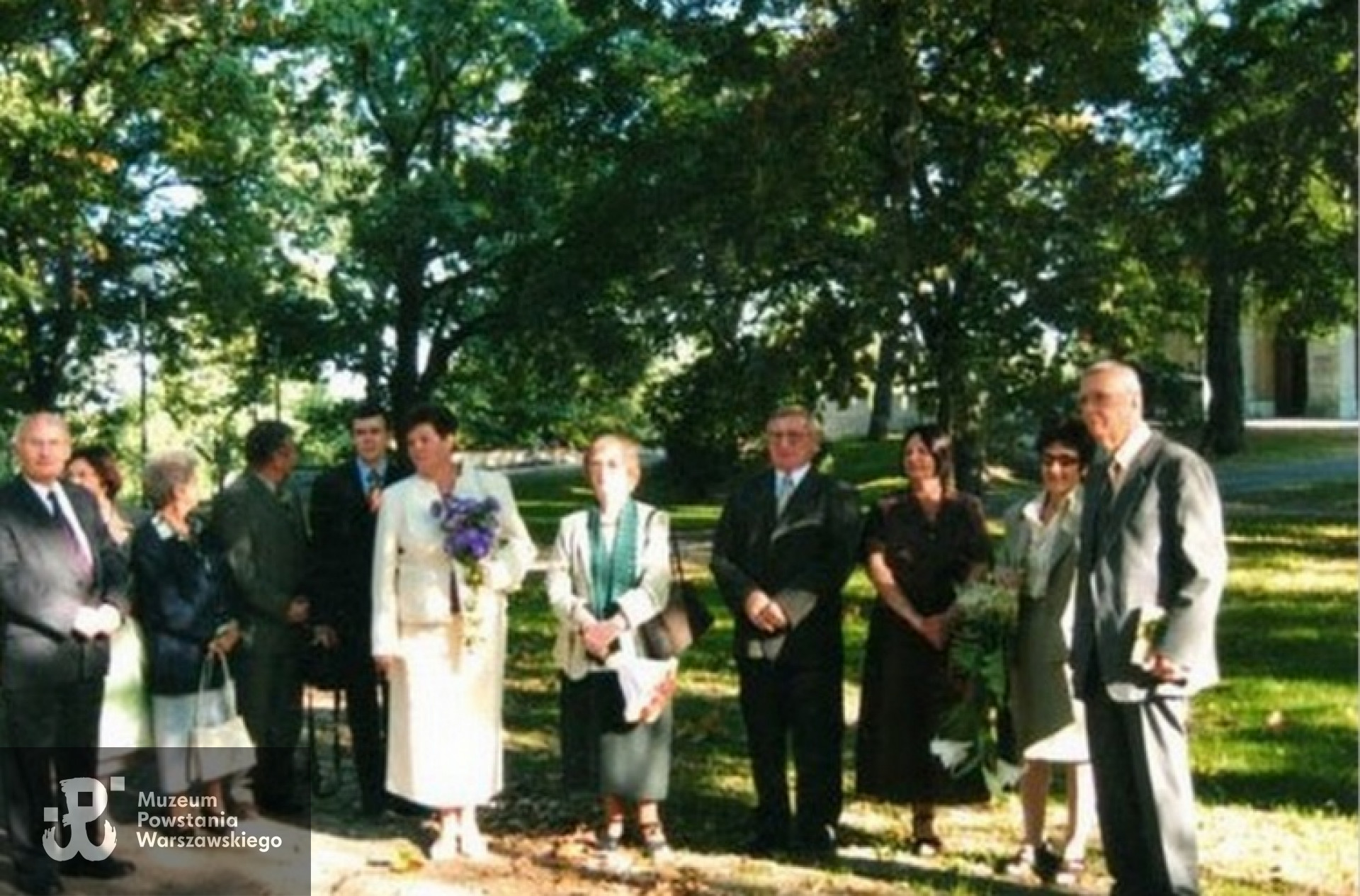 Zdzisław Głuchowski - pierwszy od prawej podczas uroczystości rodzinnej. Zdjęcie ze zbiorów Z.Głuchowskiego udostępnione przez  żonę Joannę / Archiwum  2 HBAP