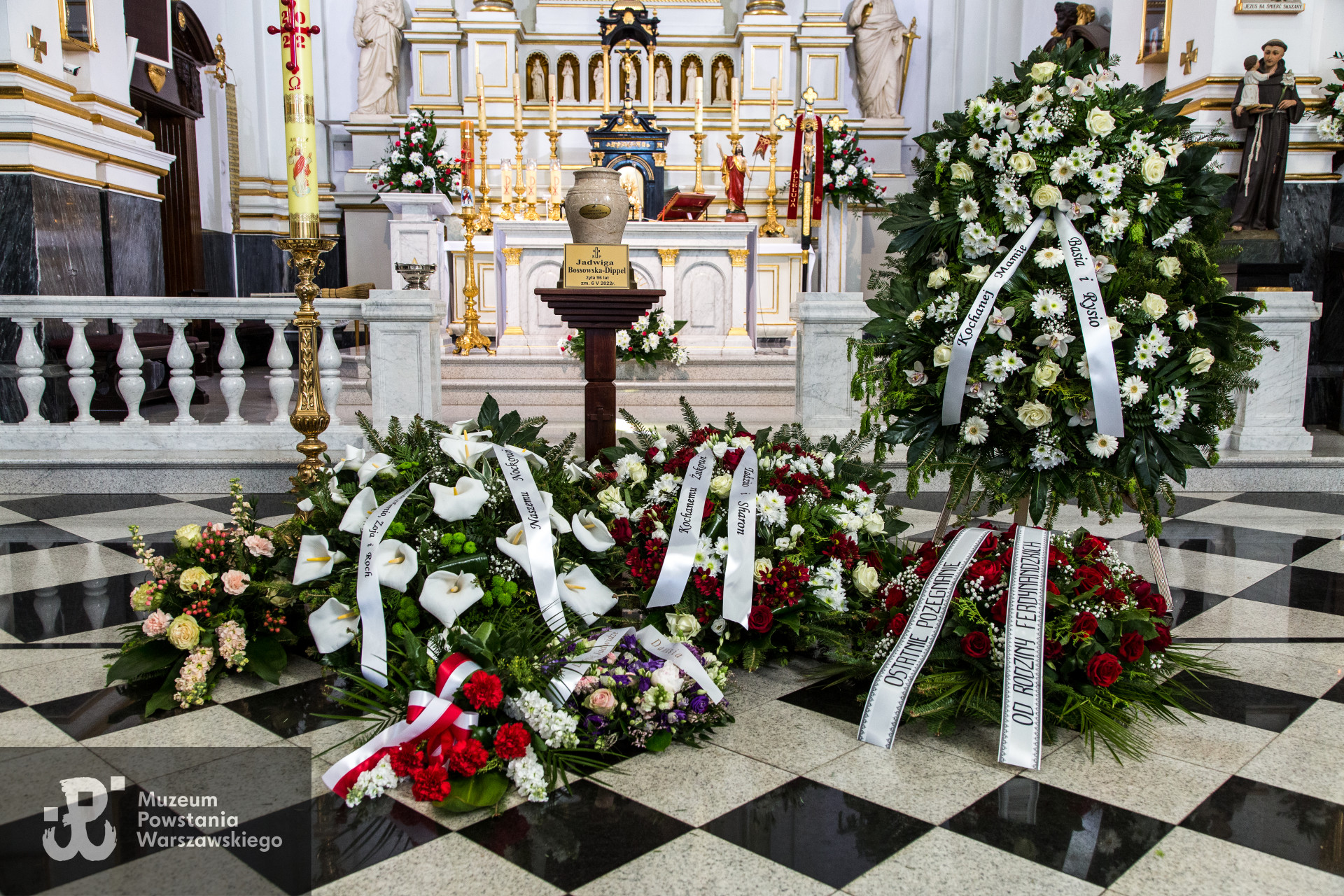 Uroczystość pogrzebowa Pani Jadwigi Dippel-Bossowskiej  w kościele pw. św. Karola Boromeusza na Starych Powązkach, 20.05.2022 r.  Fot.  wykonał i udostępnił p. Tadeusz Dippel