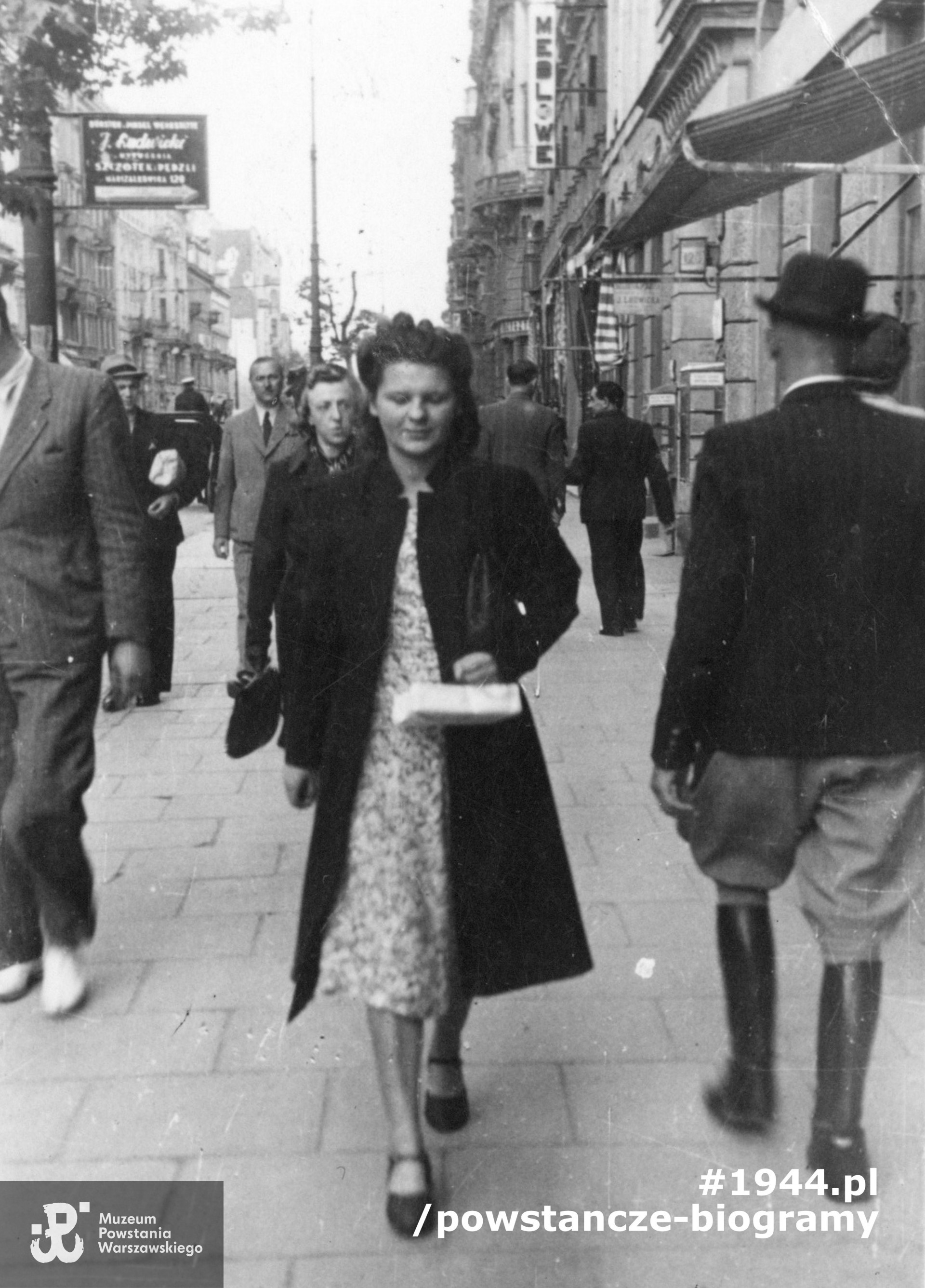 Warszawa, 1944 . Fot. ze zbiorów Muzeum Powstania Warszawskiego, dar p. Barbary Ajnenkiel