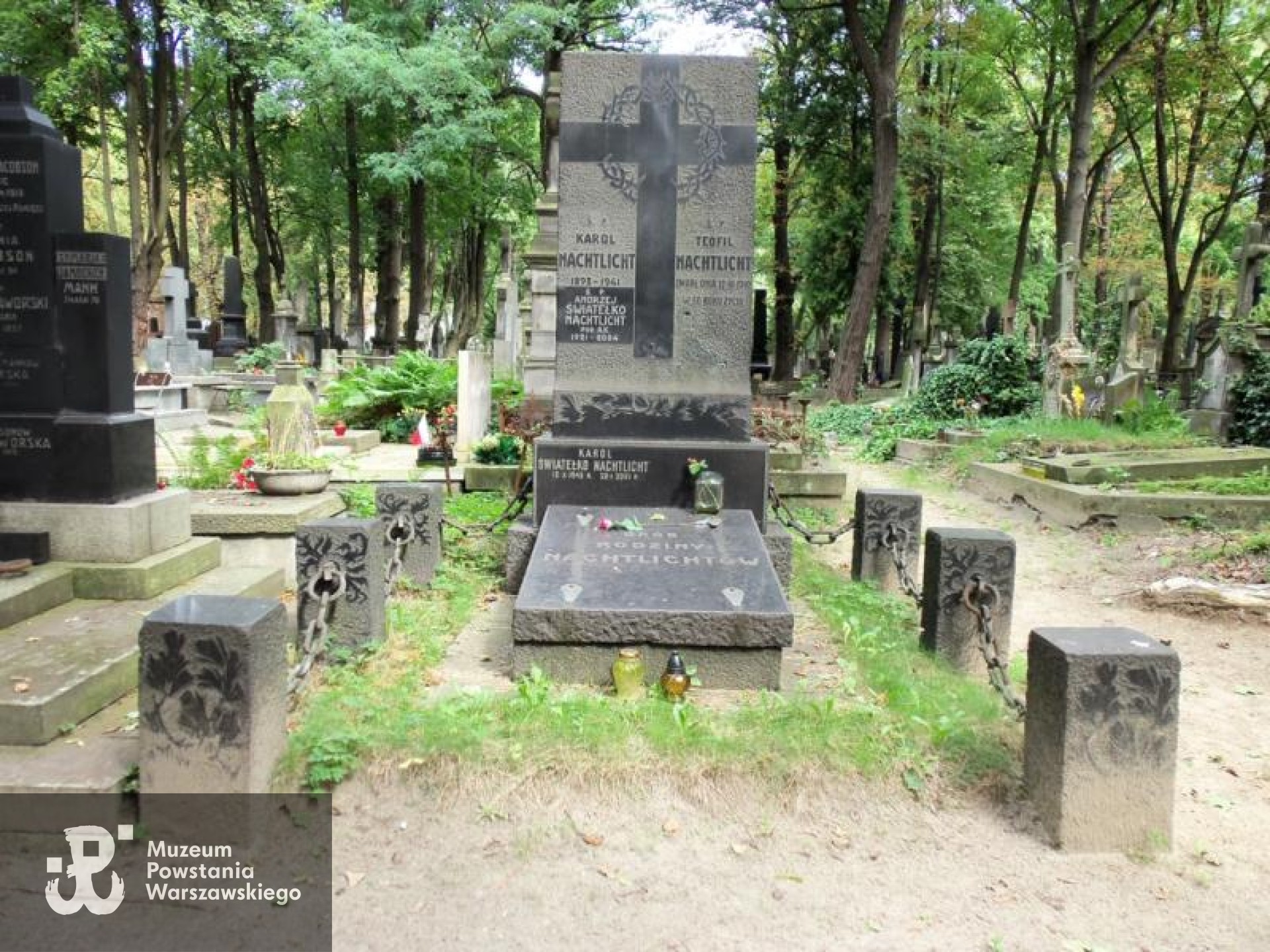 Cmentarz Powązkowski w Warszawie (Stare Powązki), kwatera 72, rząd 3, grób 28