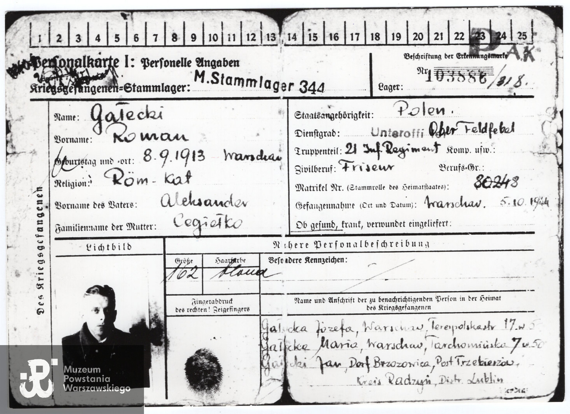 Karta obozowa (niem. Personalkarte) wystawiona na nazwisko Roman Gałecki. W dokumencie nazwisko rodowe matki zapisano w formie "Cegiełko". Skan z kserokopii, zbiory rodzinne p. Danuty Szydłowskiej