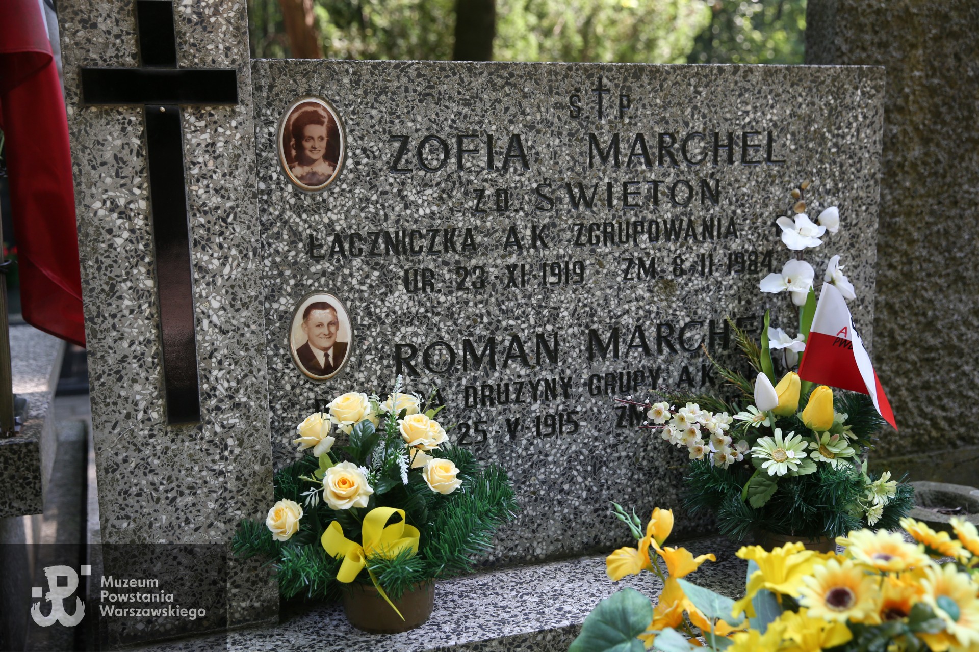 Cmentarz Powązkowski w Warszawie (Stare Powązki), kwatera 286, rząd 4, grób 8. Fot. udostępnił p. Piotr Kucza