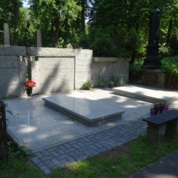 Cmentarz Ewangelicko-Augsburski w Warszawie, rząd V, miejsce 30 p 32. Fot. serwis mapowy m. st. Warszawy 