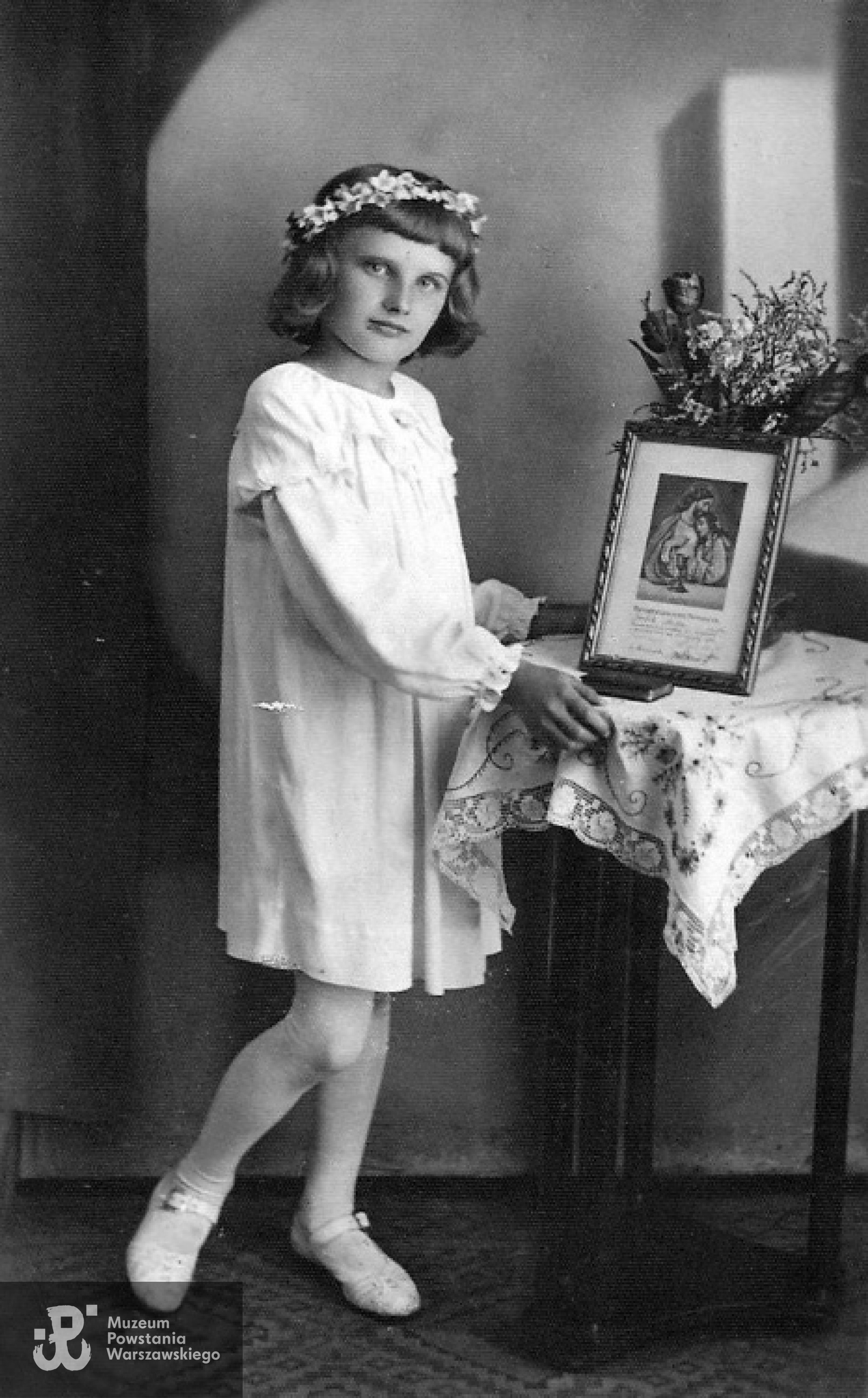 I Komunia Św. Teresy. Zdjęcie z archiwum rodzinnego p. Bogny Lewtak-Baczyńskiej.