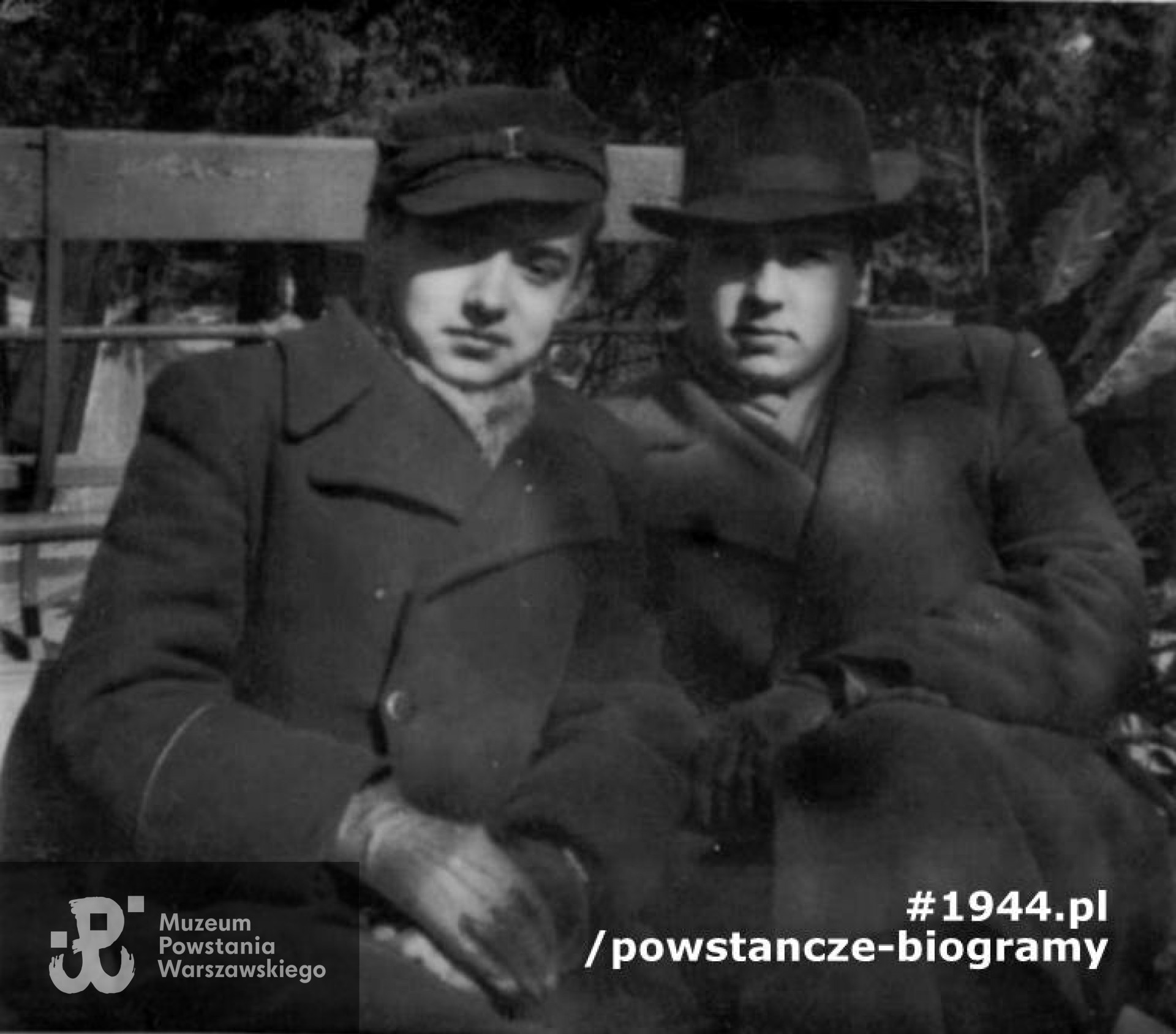 Po lewej Jerzy Tadeusz Święcicki ps. "Dzieciak" (1926-1944), obok kolega Waldemar Wiśniewski. Fot. z archiwum rodzinnego  Katarzyny Bajkowskiej