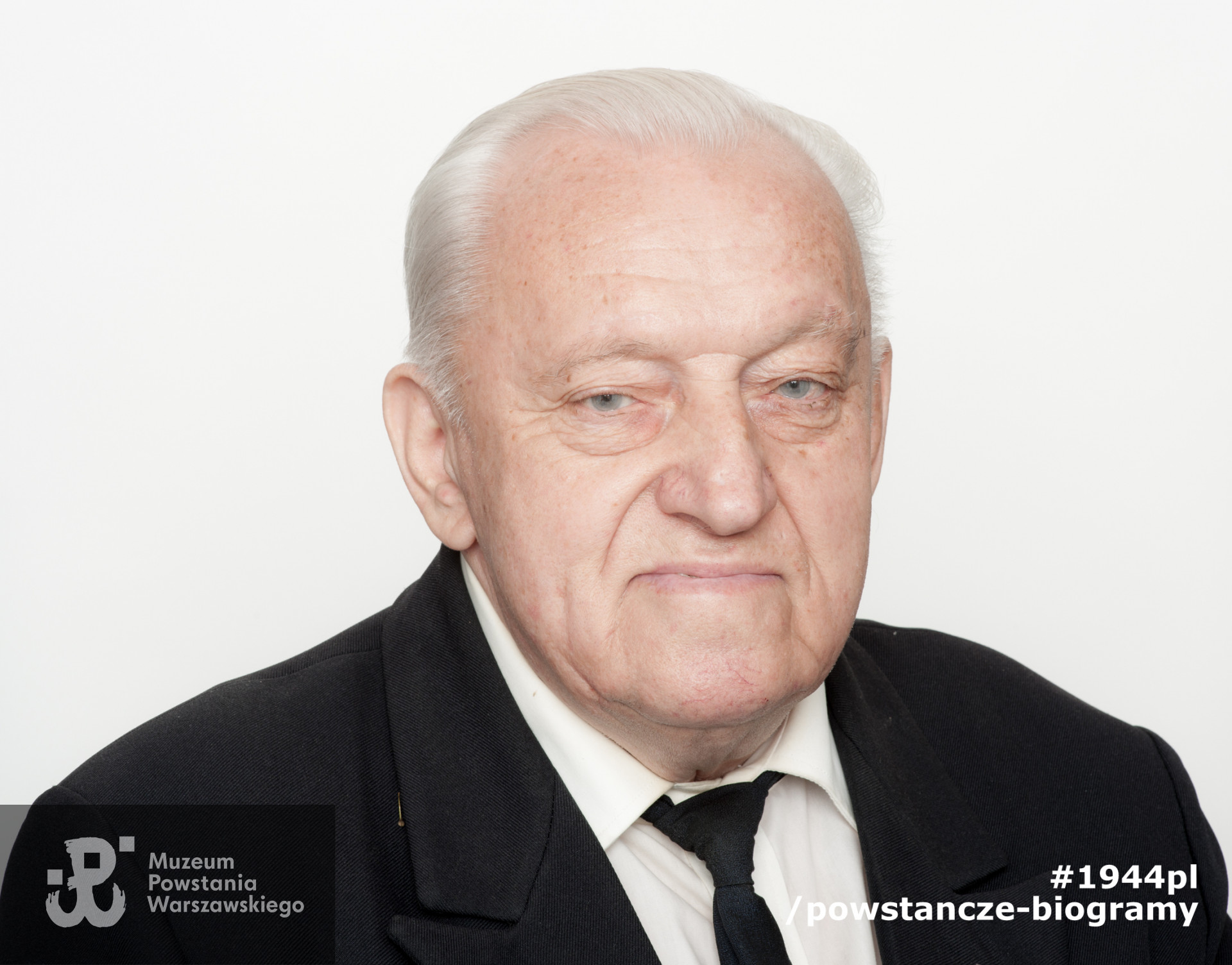 Zdjęcie z serii portretów Powstańców Warszawskich wykonanych w ramach projektu "1944/70/2014" realizowanego przez grupę WWPHOTO dla uczczenia 70. rocznicy wybuchu Powstania Warszawskiego. Muzeum Powstania Warszawskiego, 22.07-04.08 2013.