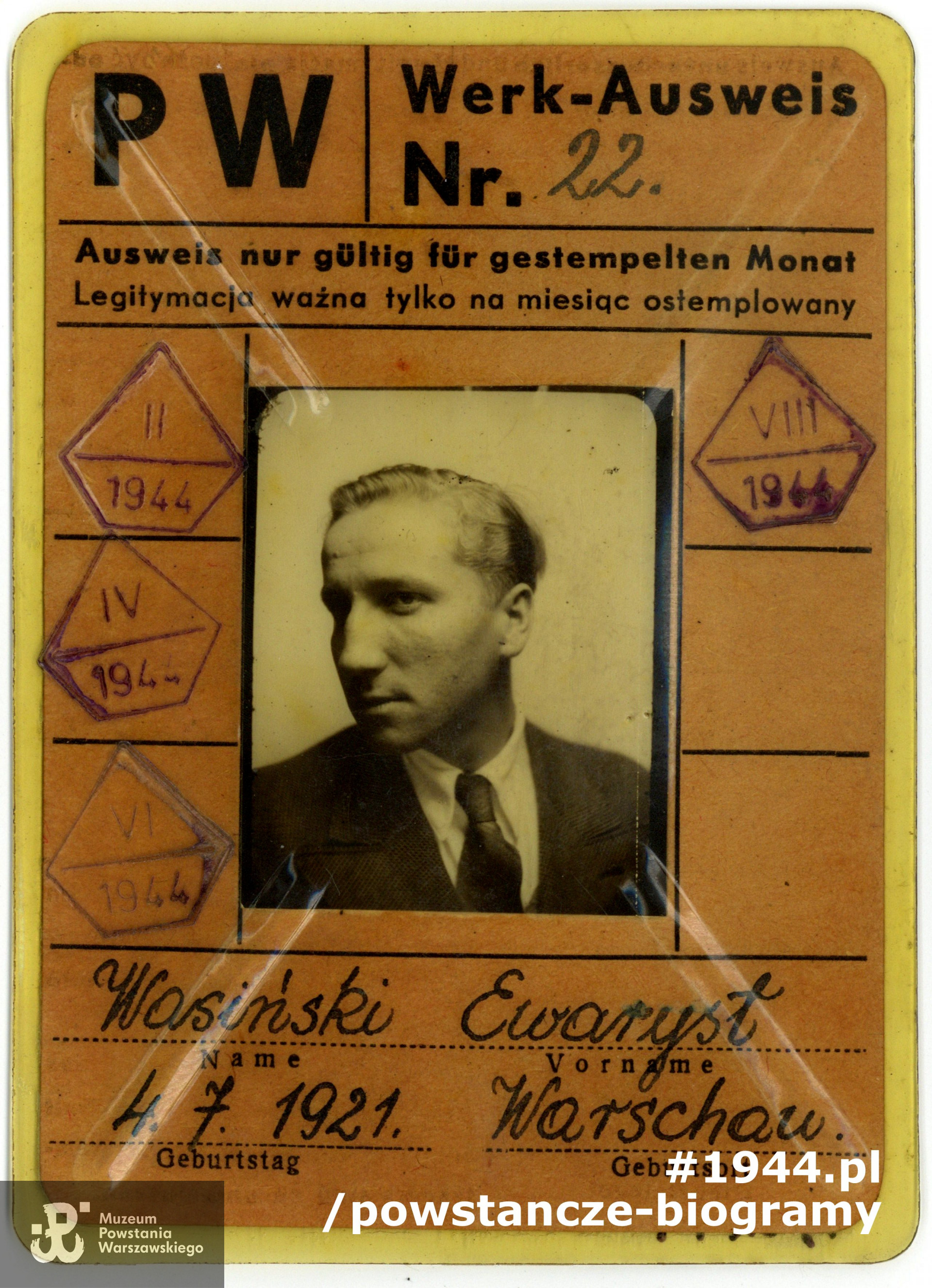 Należący do Ewarysta Wasińskiego Werk-Ausweis, dokument poświadczający zatrudnienie w Zakładach Mechanicznych we Włochach. Ze zbiorów Muzeum Powstania Warszawskiego, sygn. P/3276 - P/3282