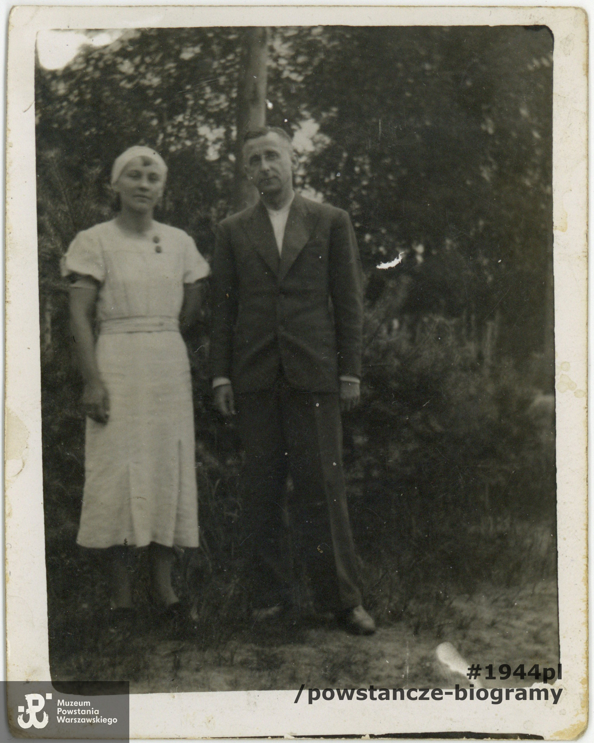 Sulejówek, 1937 rok. Antoni z żoną Jadwigą. Fot. ze zbiorów rodzinnych udostępniona p. Ryszarda Pijarczyka. 