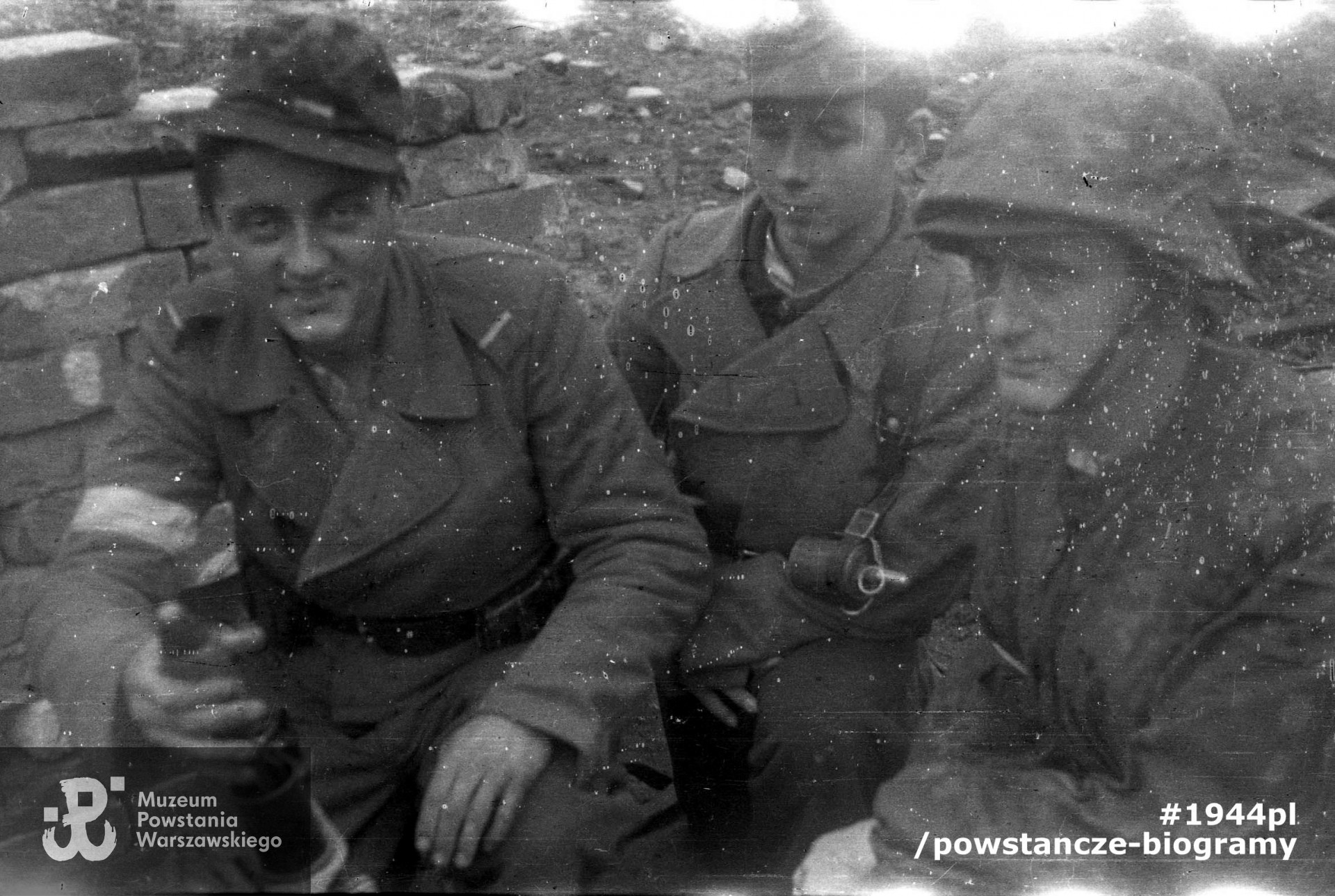 Autorem zdjęcia jest Jerzy Michalski, fot. ze zbiorów Muzeum Powstania Warszawskiego