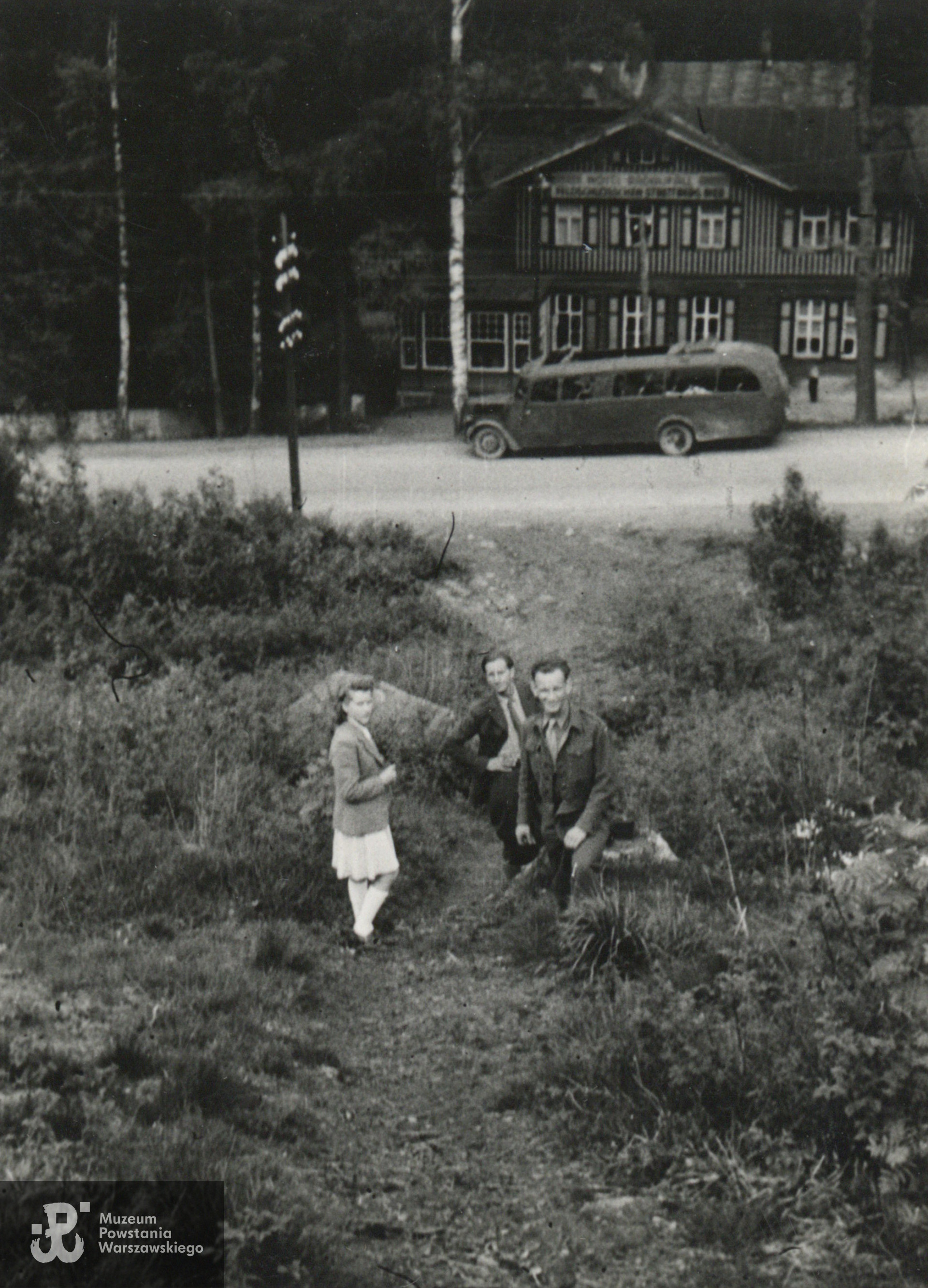 Fotografia pochodząca ze spuścizny po Zygmuncie Janie Raczyńskim ps. Zygmuś - żołnierze polscy  w Bad Harzburg. Udostępnił p. Jerzy Raczyński, syn Powstańca.