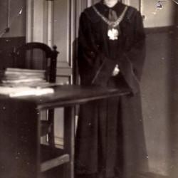 Mgr prawa Irena Gumińska - Krzyczkowska. Zdjęcie z archiwum rodzinnego p. Bogny Lewtak-Baczyńskiej.