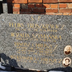 Cmentarz Wolski, kwatera  114-1-174, miejsce pochowania Janusza Chruszcza ps. Wariat i poległego podczas Powstania Warszawskiego Feliksa Truszkiewicza (Truśkiewicza). Fot. udostępniła p. Monika Wierzbicka-Trukawka, prawnuczka p. Aleksandry Chruszcz