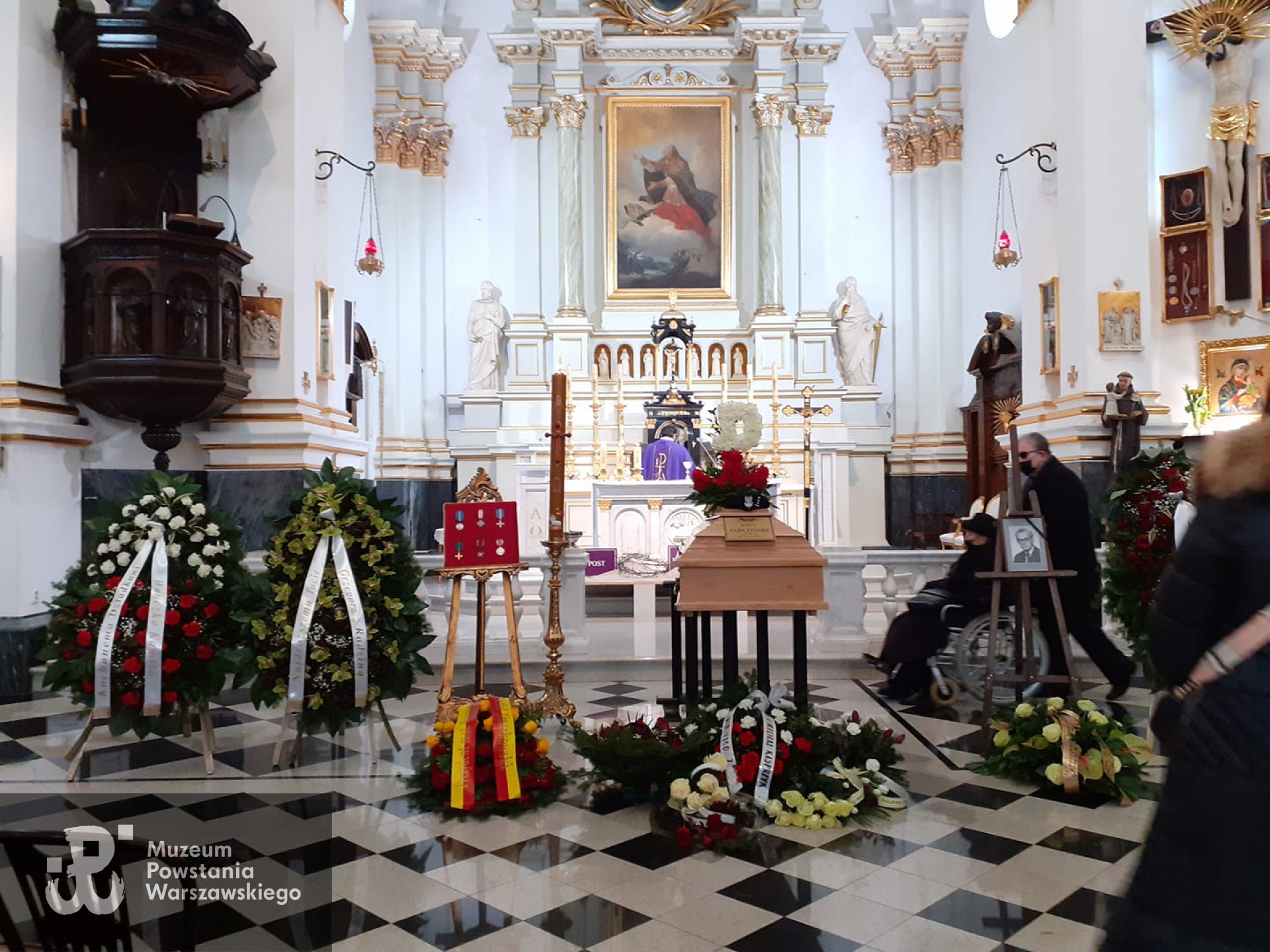 Uroczystość pogrzebowa w kościele p.w. św. Karola Boromeusza na Starych Powązkach, 11 marca 2021. Fot. Agnieszka Pawelec