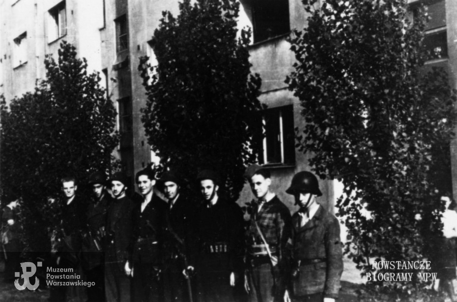 Żoliborz - 1944 r.  Jerzy Staniszewski pierwszy z lewej. Fot. archiwum rodzinne.