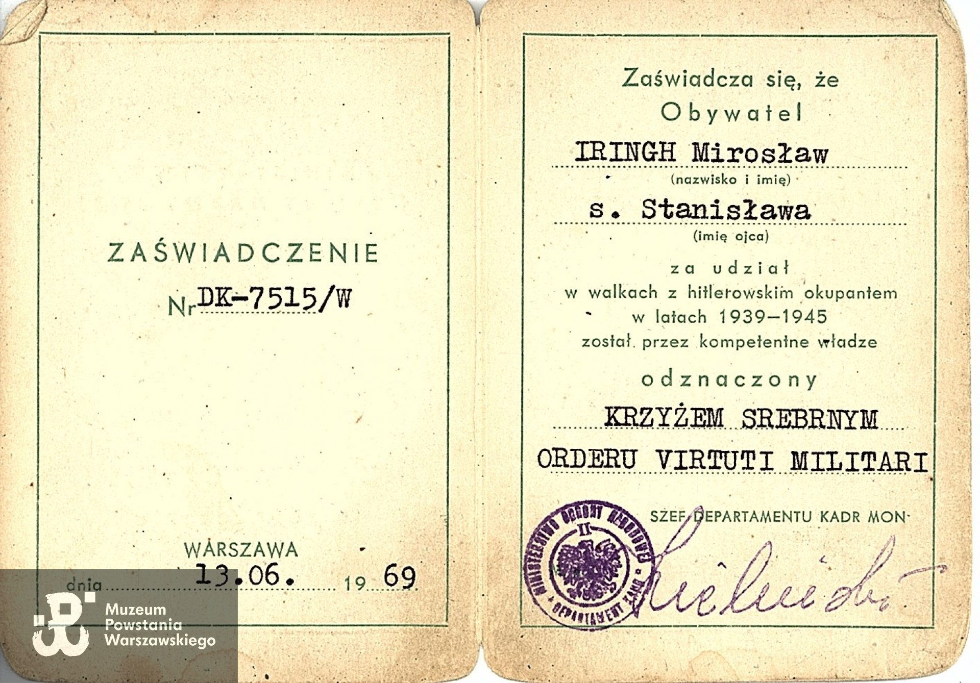 Legitymacja Krzyża Srebrnego Orderu Virtuti Militari, przyznanego Mirosławowi Iringhowi. Zbiory Muzeum Powstania Warszawskiego; sygn. MPW-A-10011.