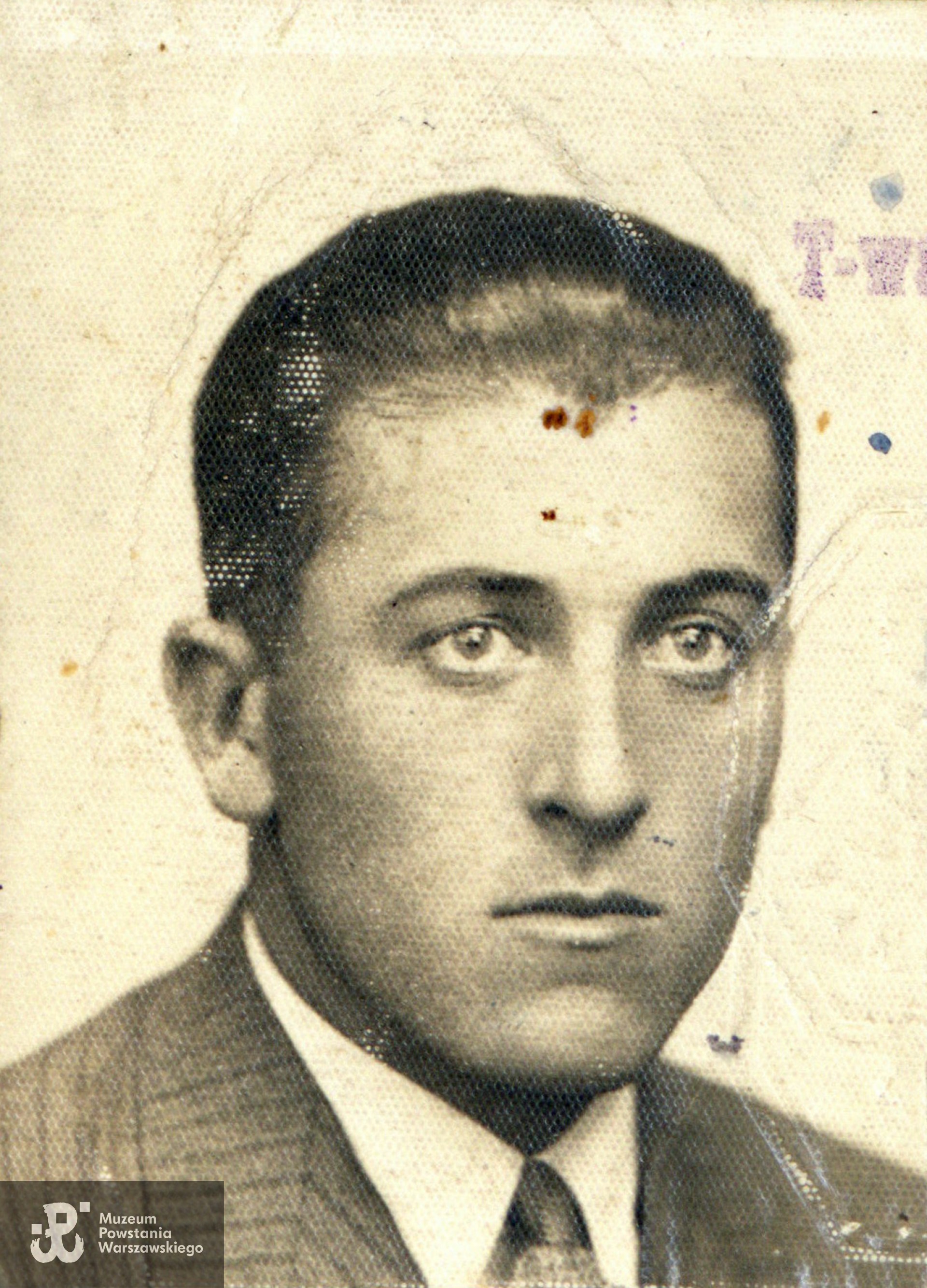 Stanisław Jan Piskorski - lata 30-te XX w. Fot. ze zbiorów rodzinnych, udostępnił p. Tomasz Piskorski, wnuk Powstańca. Skany wykonano w Muzeum Powstania Warszawskiego, 03/2025.