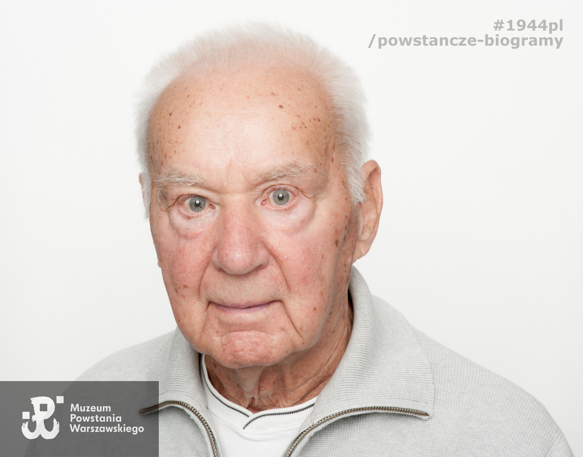 Edmund Zbigniew Szaniawski „Zbigniew” (1922-2018). Zdjęcie z serii portretów Powstańców Warszawskich wykonanych w ramach projektu "1944/70/2014" realizowanego przez grupę WWPHOTO dla uczczenia 70. rocznicy wybuchu Powstania Warszawskiego. Muzeum Powstania Warszawskiego, 22.07-04.08 2013.