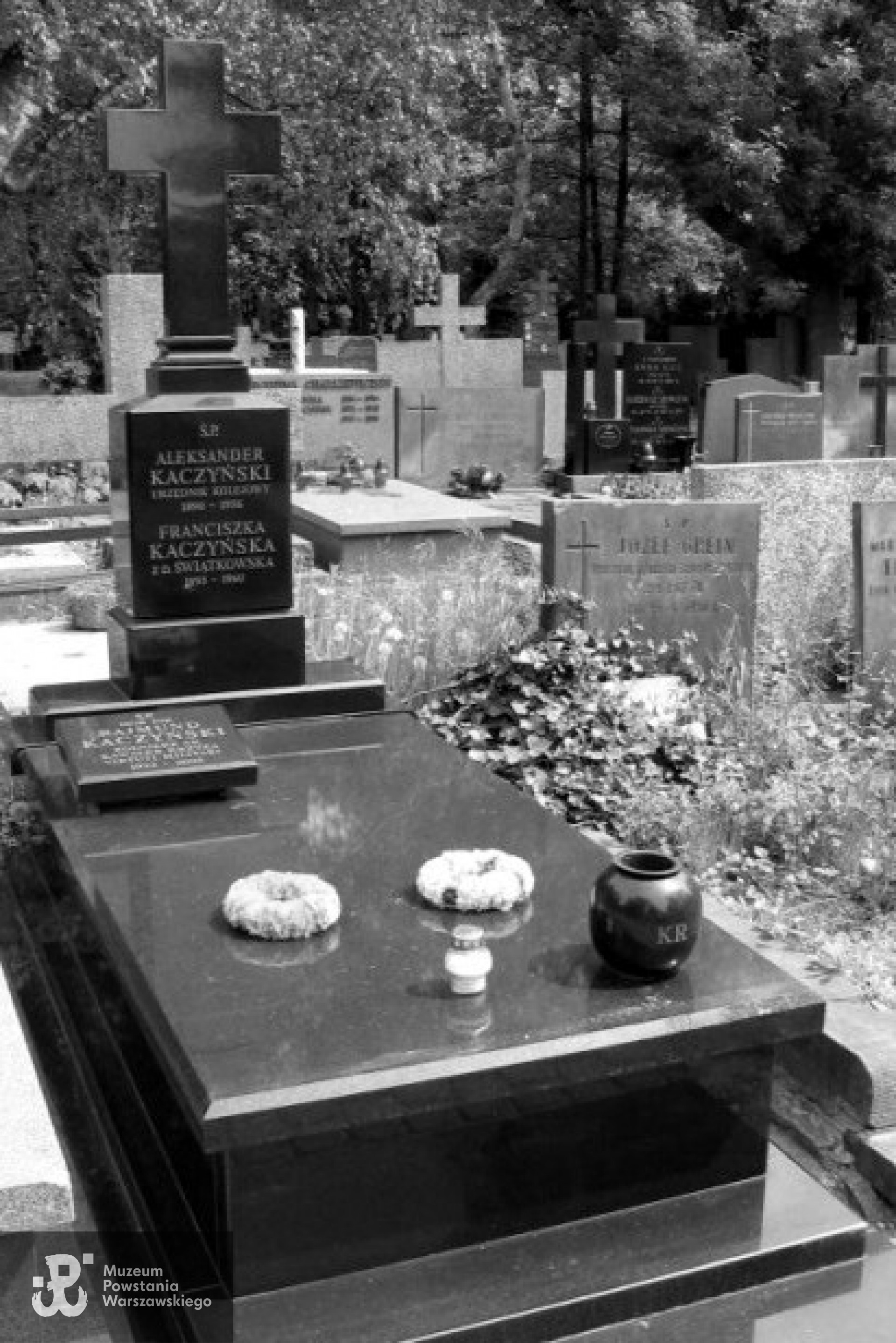 Grób Rajmunda i Jadwigi Kaczyńskich na Cmentarzu Powązkowskim.