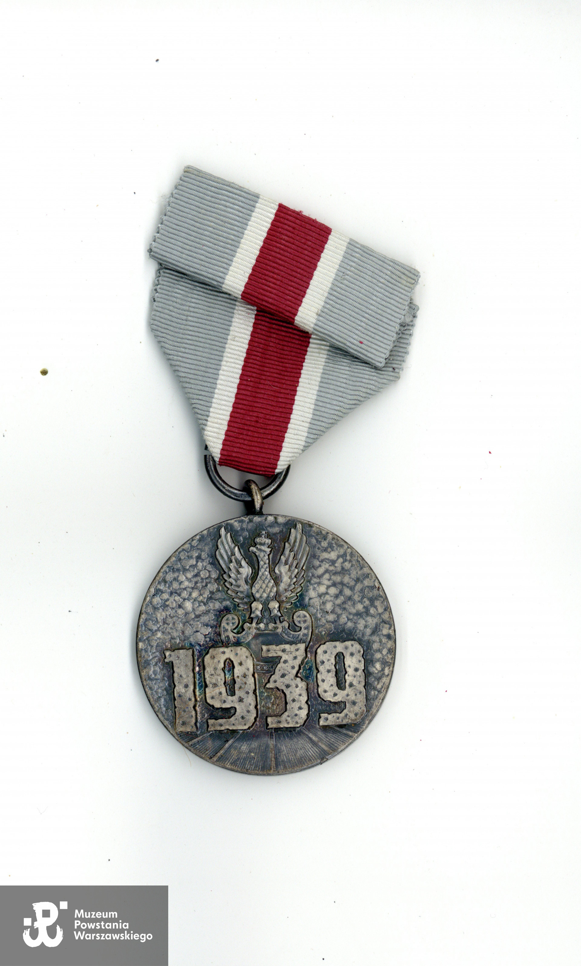 Medal za Udział w Wojnie Obronnej 1939 r. Ze zbiorów Muzeum Powstania Warszawskiego, sygn. P/5030