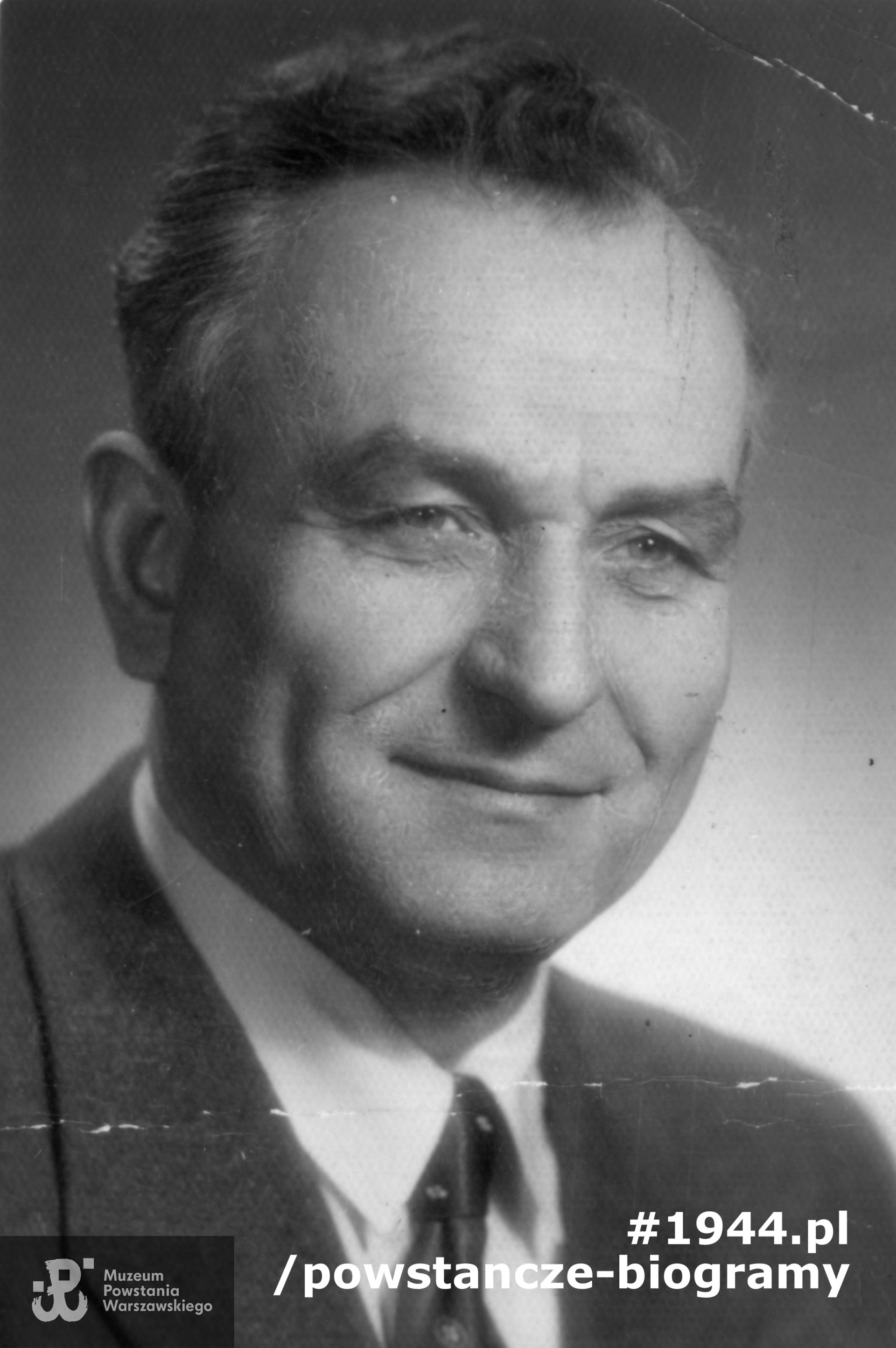  Ppor. Jan Piotrowski "Lewar" (1907-1984). Fotografia portretowa ze zbiorów Muzeum Powstania Warszawskiego, sygn. MPW-IK/1149