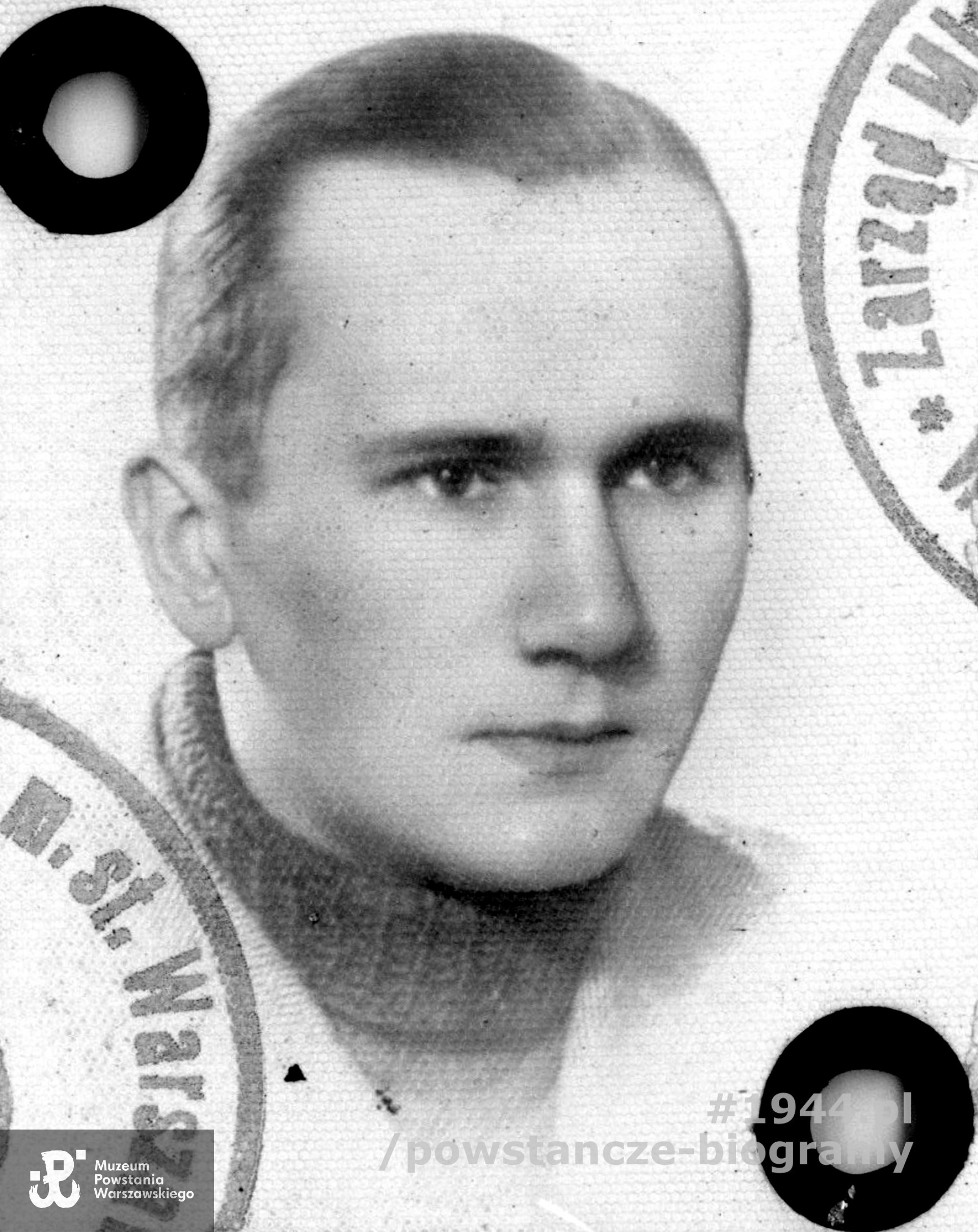 plut. pchor. Eugeniusz Tadeusz Hebda ps. "Hak" (1912-1944). Zdjęcie z dowodu osobistego. Ze zbiorów Muzeum Powstania Warszawskiego, sygn. P/7058