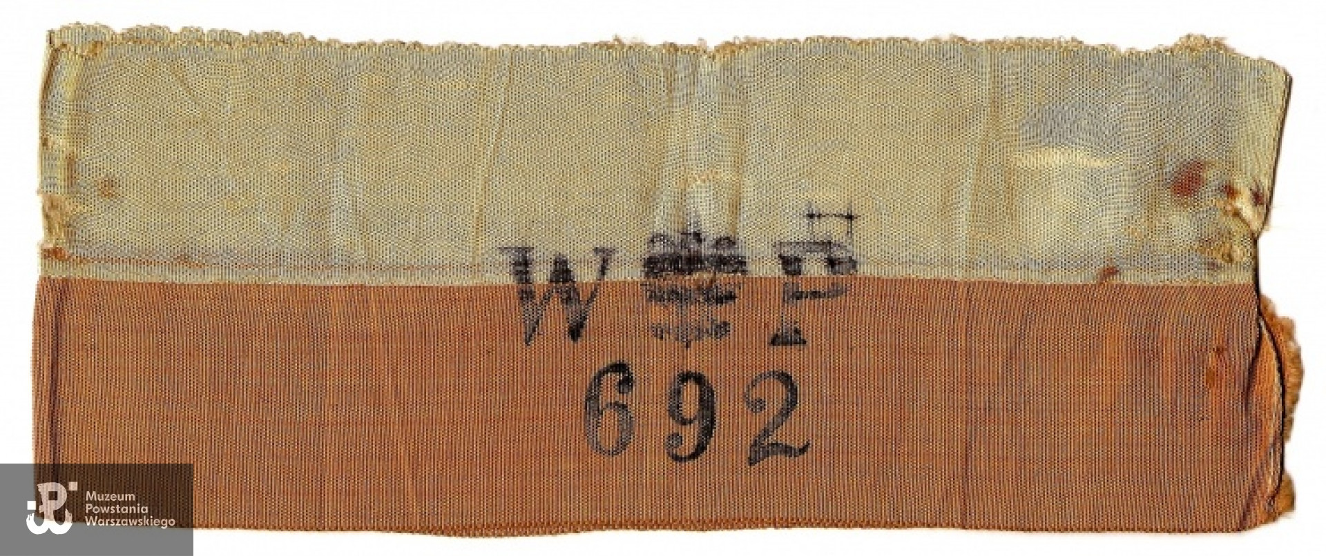 Powstańcza opaska Klary. Fot. udostępnione z archiwum rodzinnego przez Katarzynę Bogacką