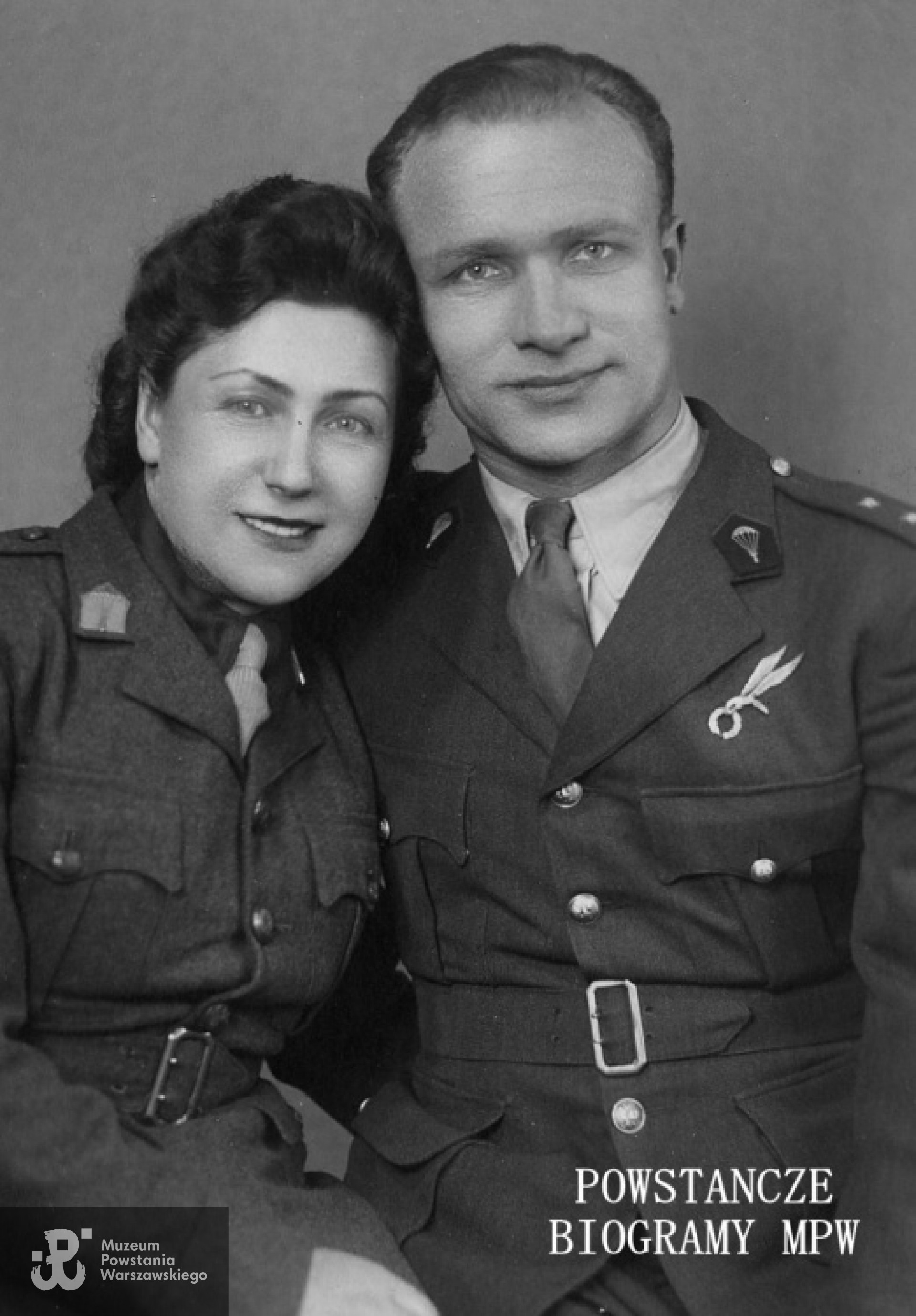 Mieczysława Żywczak ps."Janina", "Mietka"  i por. Ignacy Zając. Zdjęcie wykonane najprawdopodobniej po 1945 roku. Fot. archiwum rodzinne.