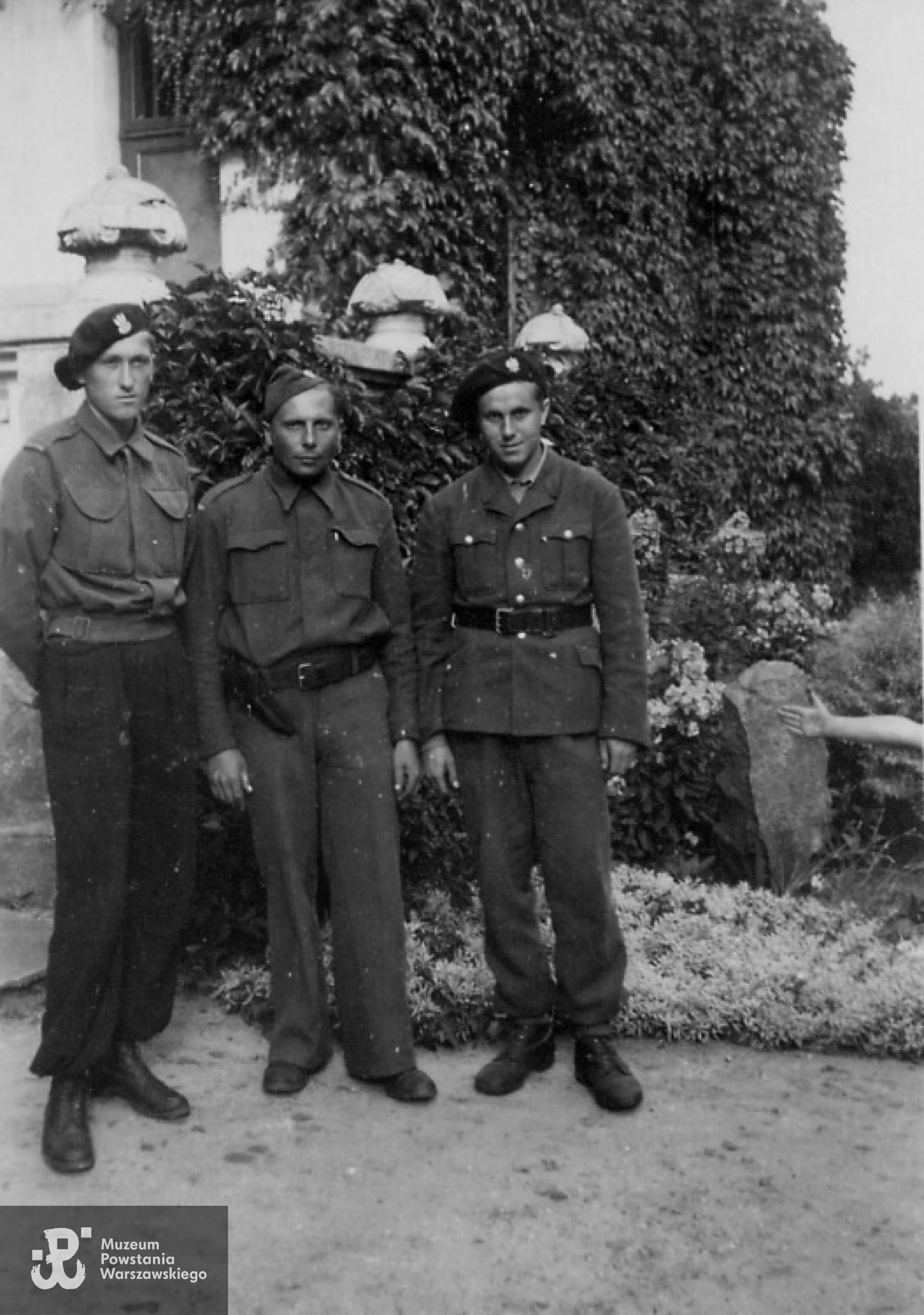 Przed powrotem do Polski, Wiesław Gucman pierwszy z prawej. Ze zbiorów rodzinnych p. Krzysztofa Gucmana