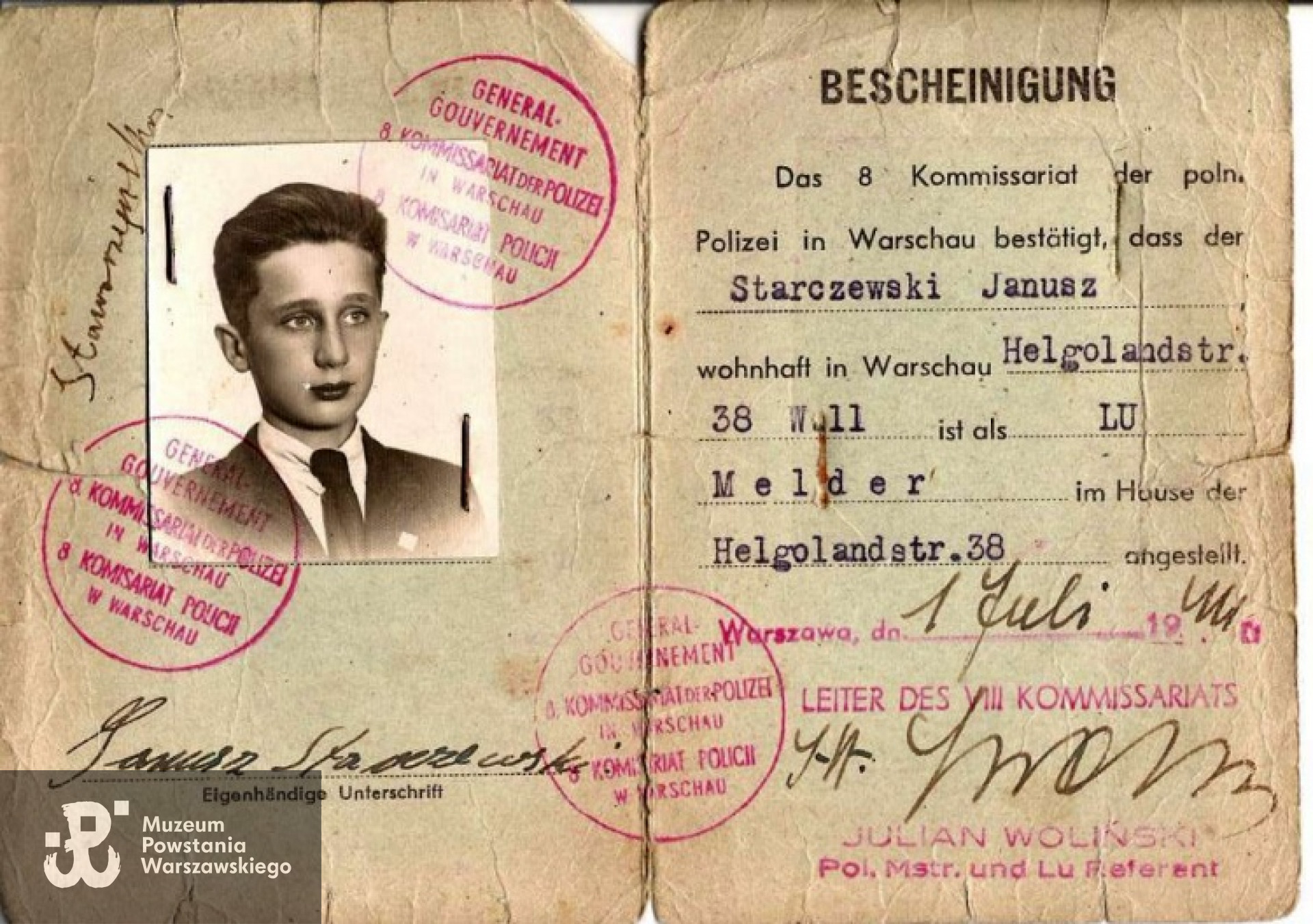 Zaświadczenie policyjne wystawione przez VIII Komisariat policji polskiej (Polnische Polizei - "granatowa"). Poświadczenie meldunku na Helgolandstrasse 38 - ul. Złota 38
