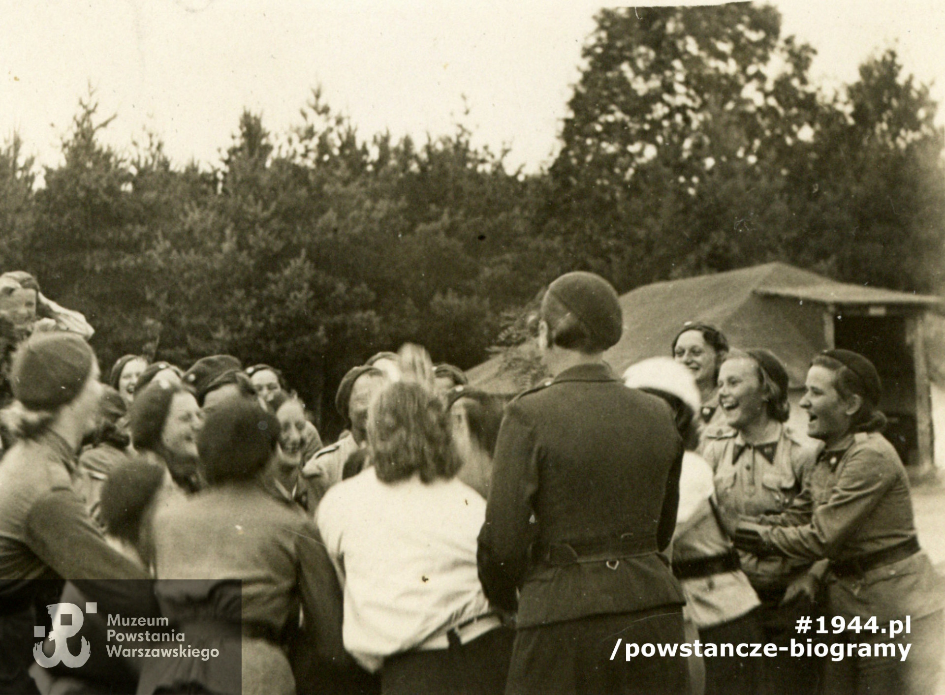 Obóz Przysposobienia Wojskowego Kobiet w Istebnej, 1939 rok. Fot. ze zbiorów Muzeum Powstania Warszawskiego, sygn. P/8912/17